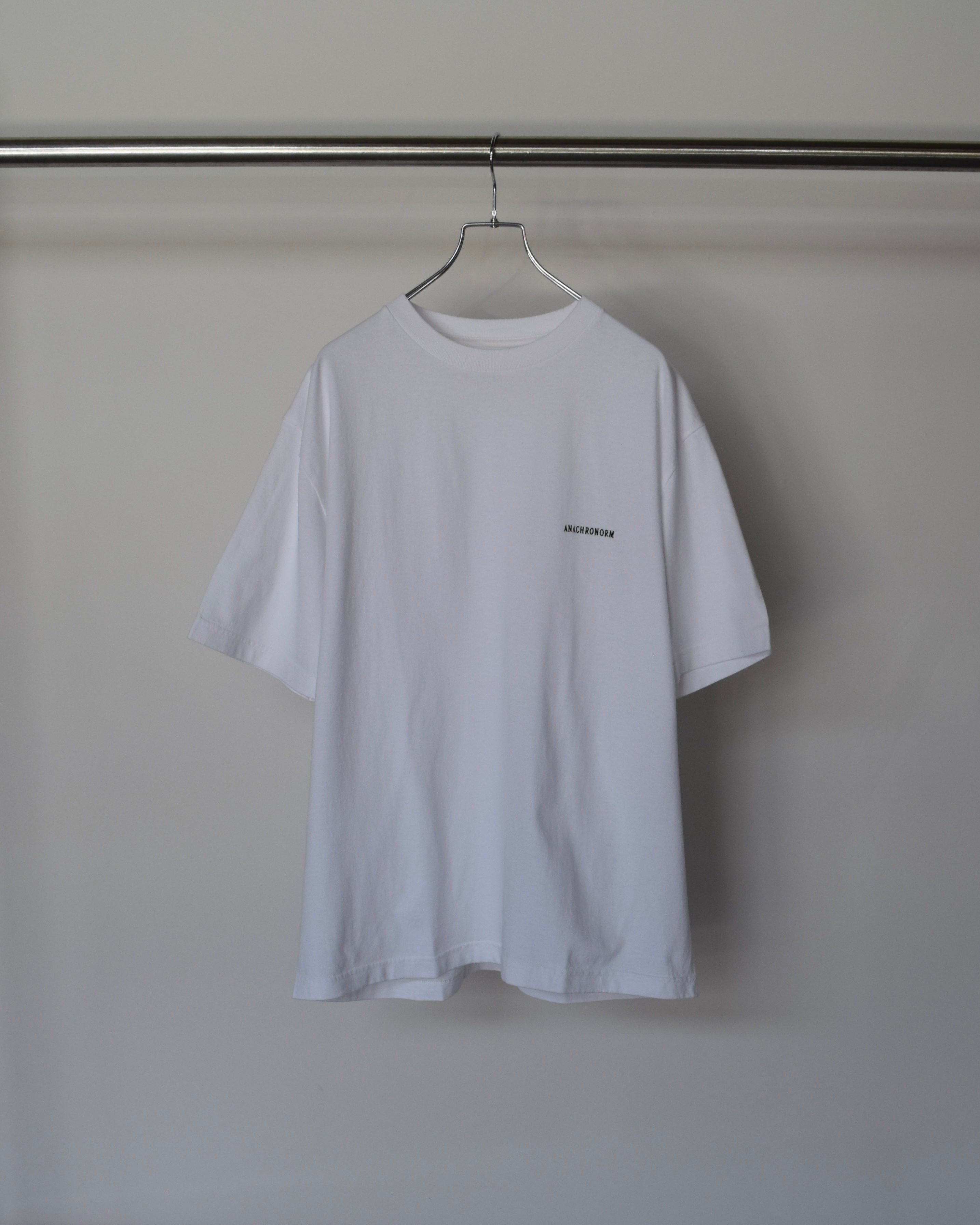 ANACHRONORM / EMBROIDERED S/S T-S - WHITE