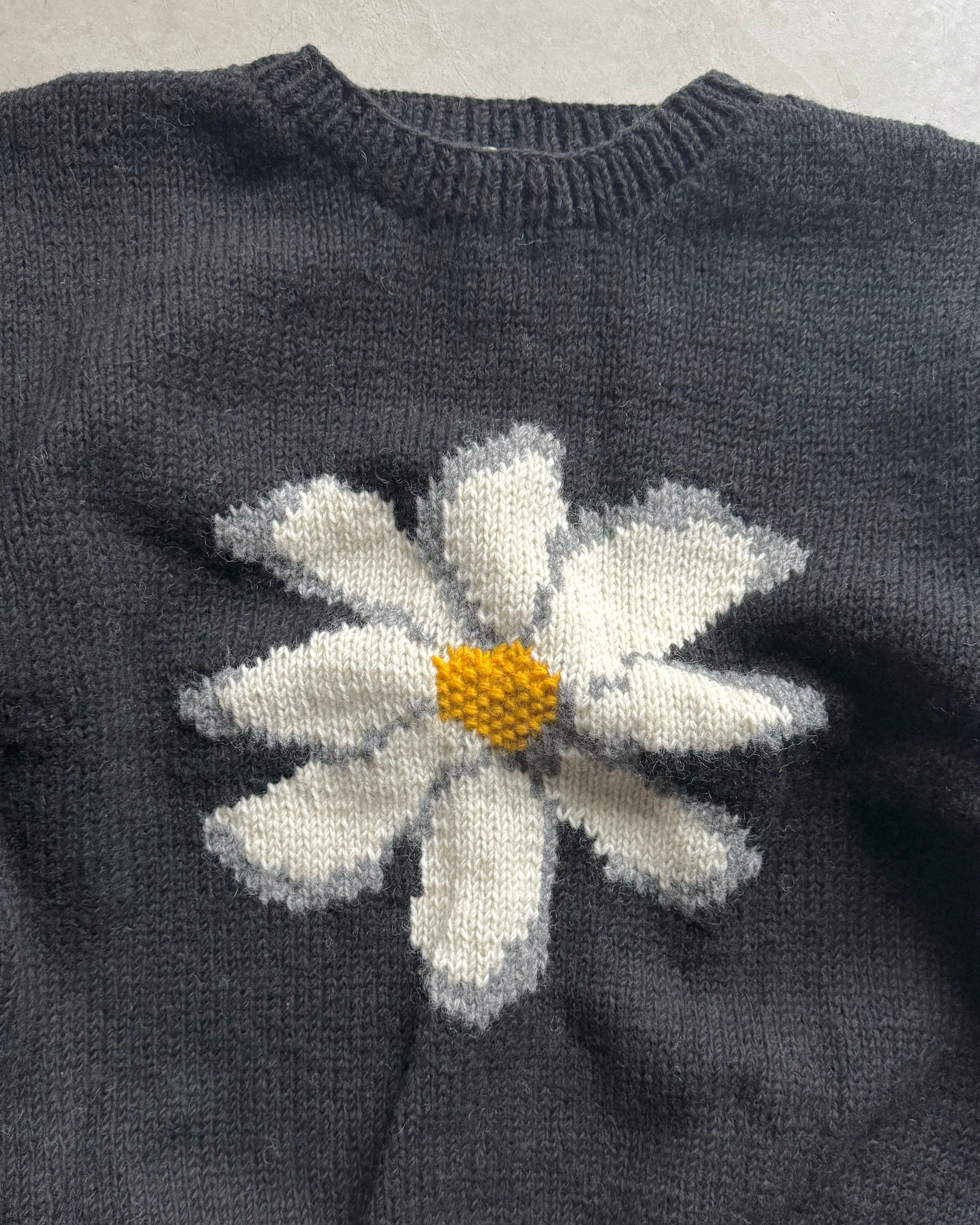 MacMahon Knitting Mills / Crew Neck Knit-Flower - BLACK