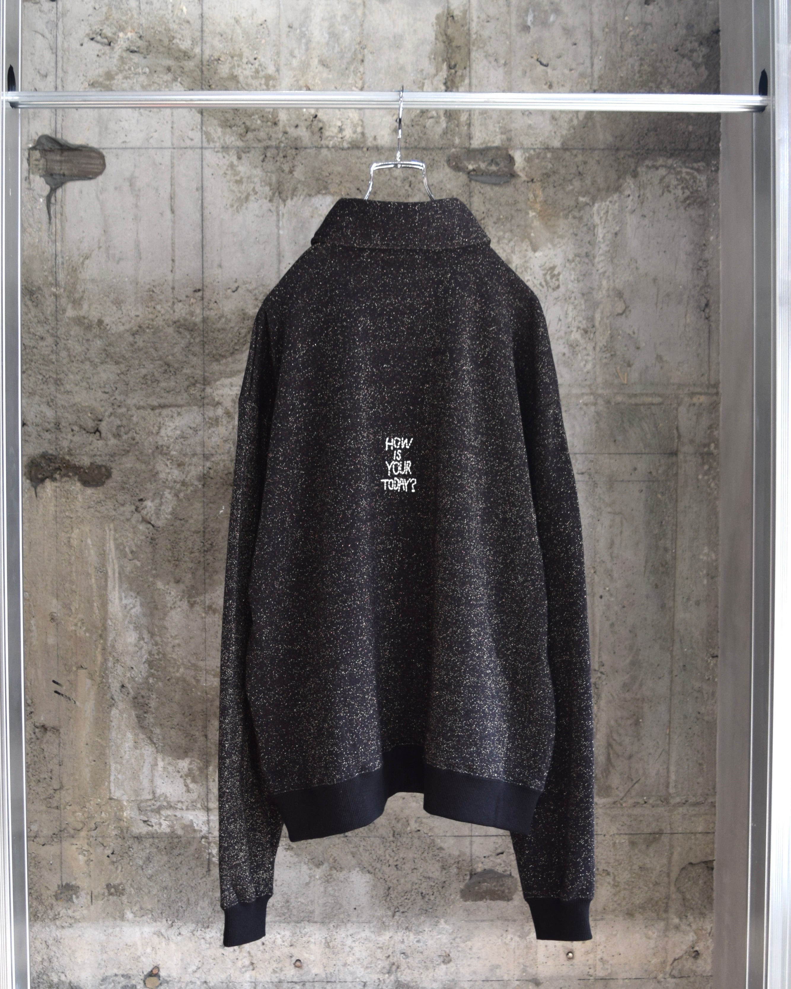 TODAY edition / "LOVE" Glitter Collered Sweat - BLACK