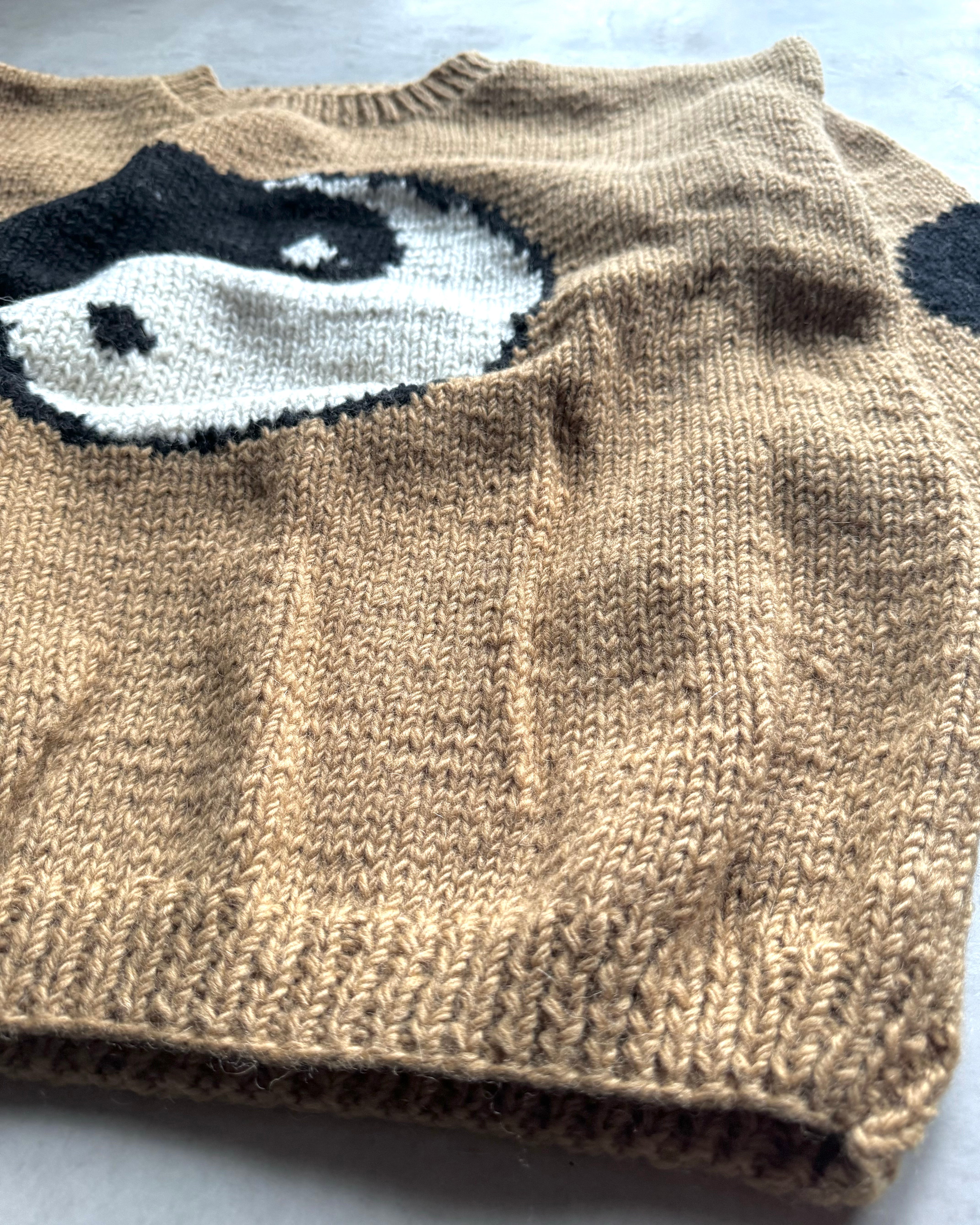 MacMahon Knitting Mills / Crew Neck Knit-Big Yin&Yang - BEIGE