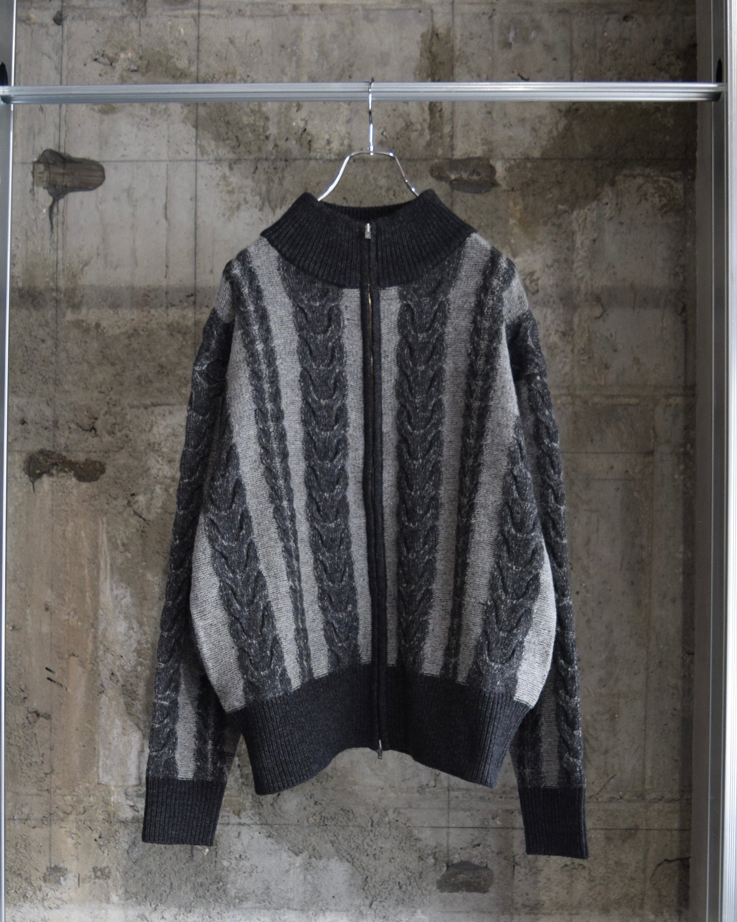 1000s thousands / BICOLOR CABLE ZIP SWEATER - COAL ×  GRAY