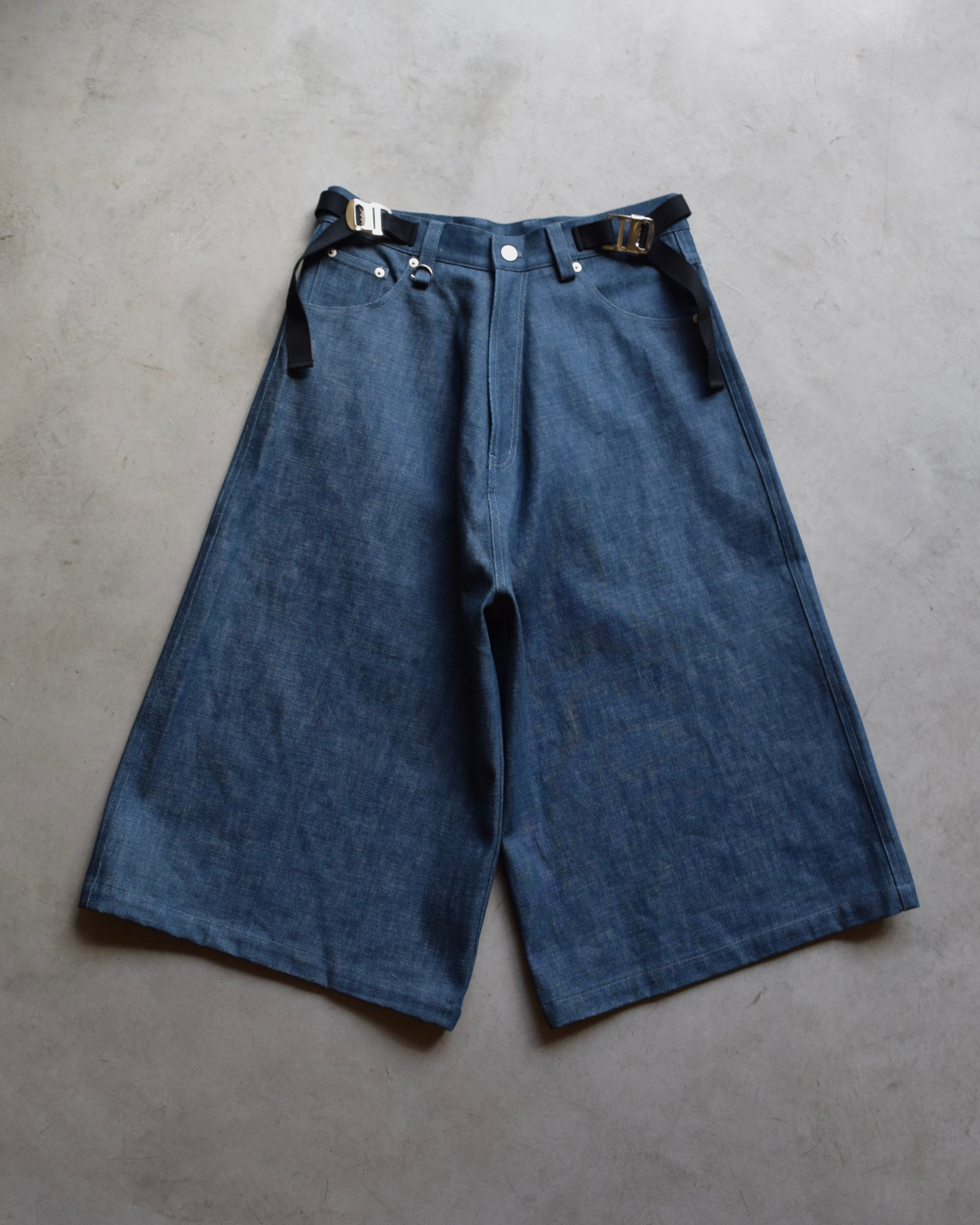 LES SIX / gout shorts - BLUE