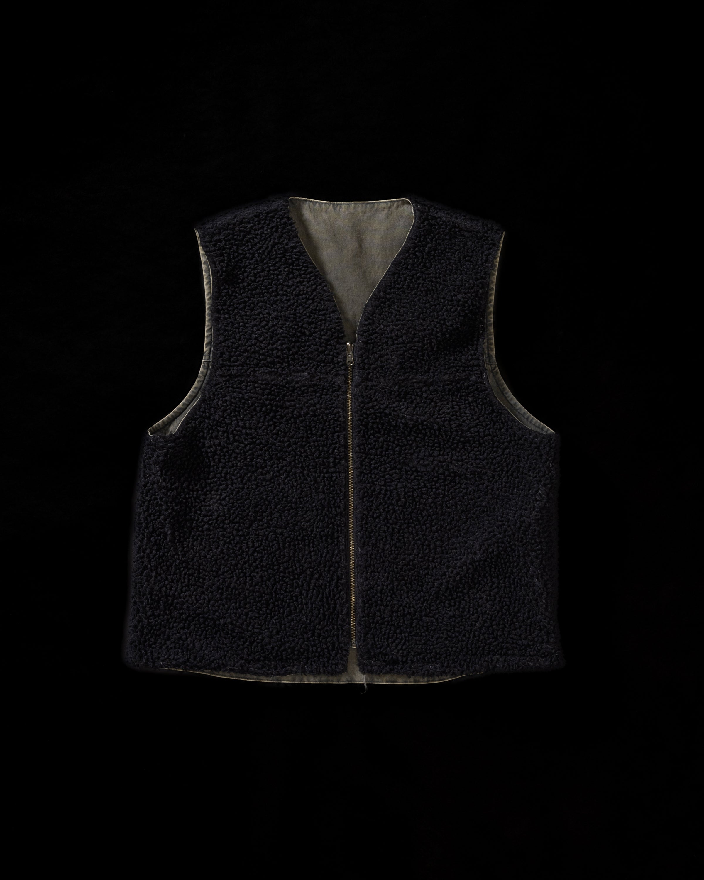 ANACHRONORM / REMAKED REVERSIBLE DUCK VEST - BLACK