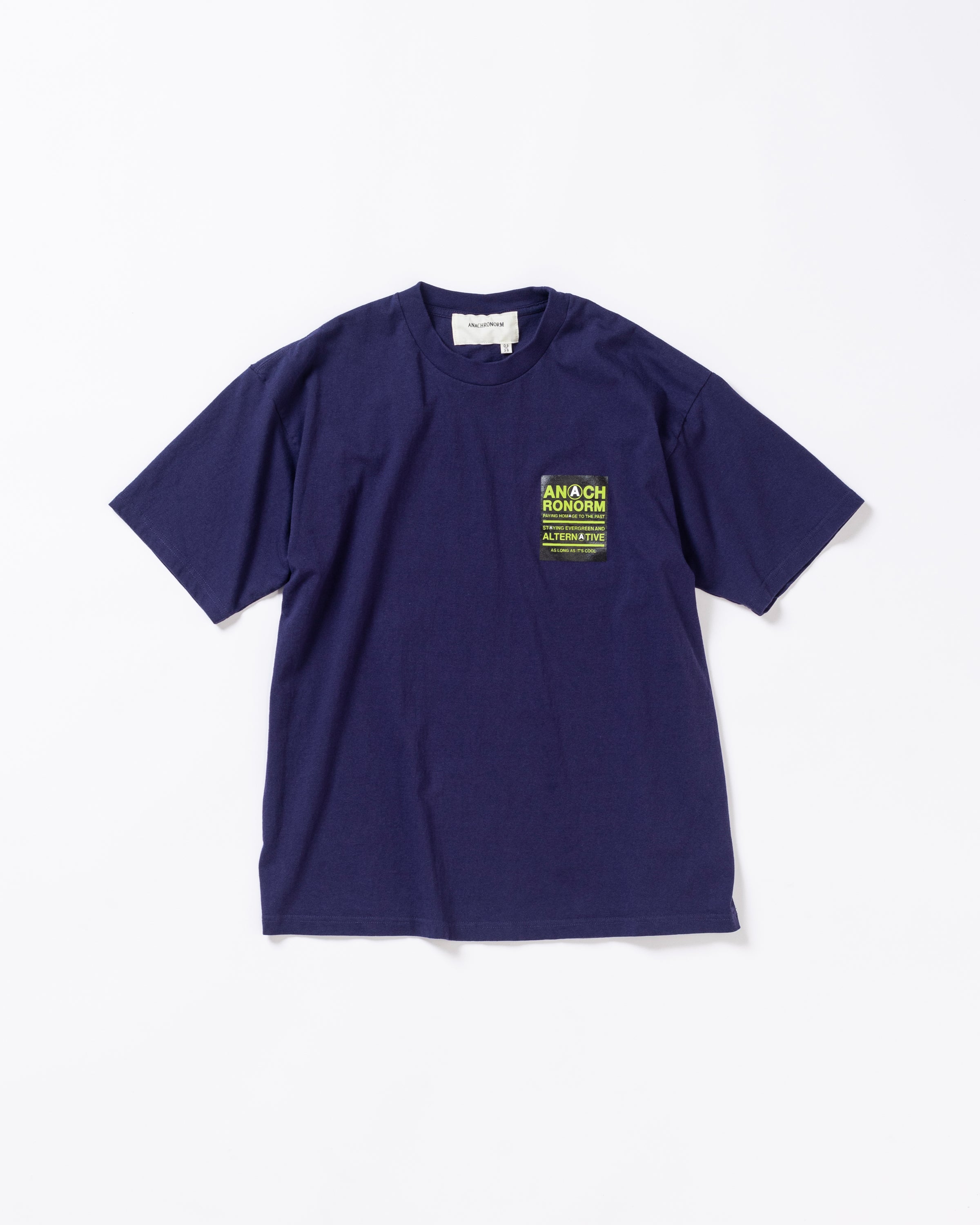 ANACHRONORM / STICKER MOTIF PRINTED S/S T-S - NAVY