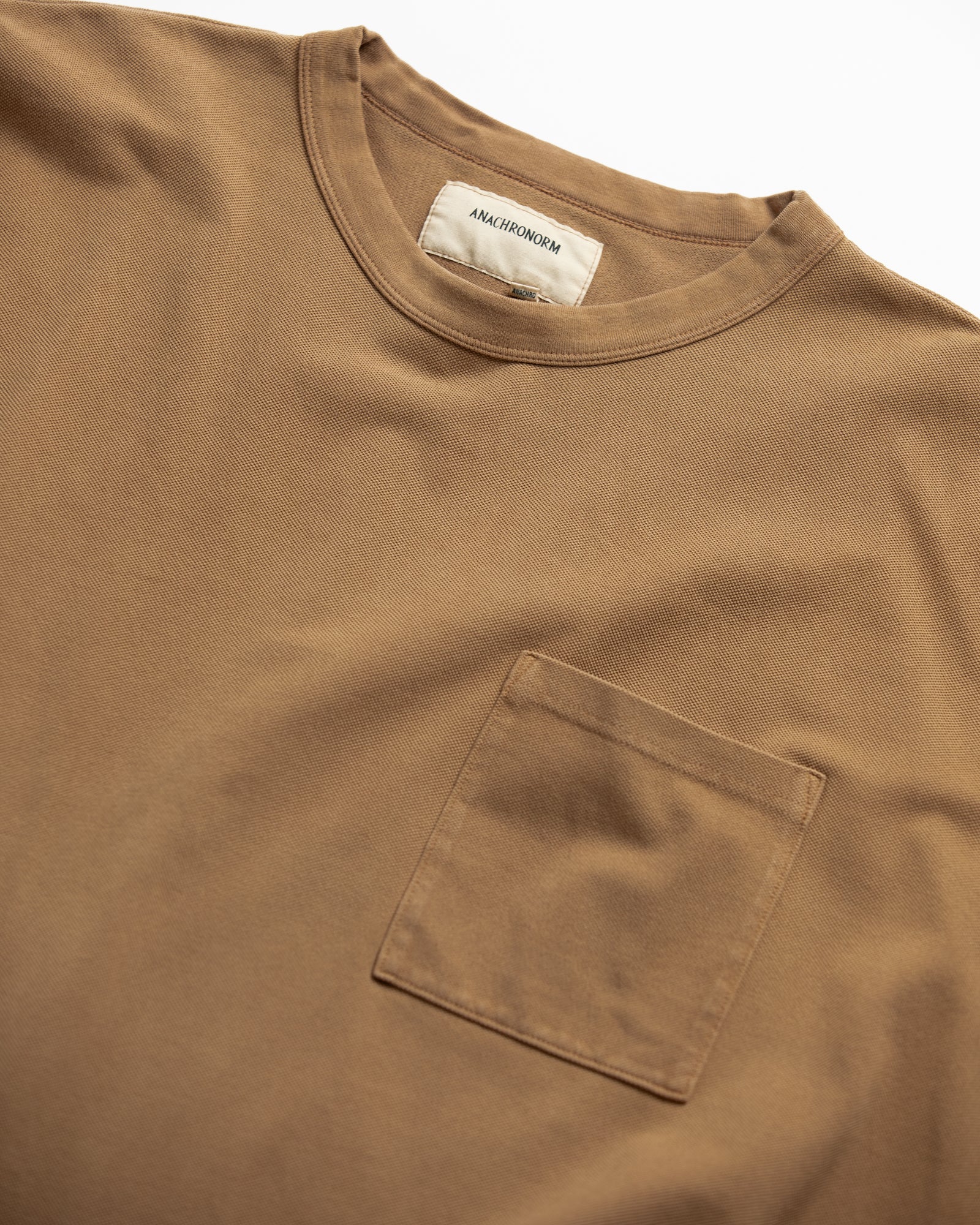 ANACHRONORM / MOSS STITCH DAMAGED POCKET S/S T-S - LIGHT BROWN