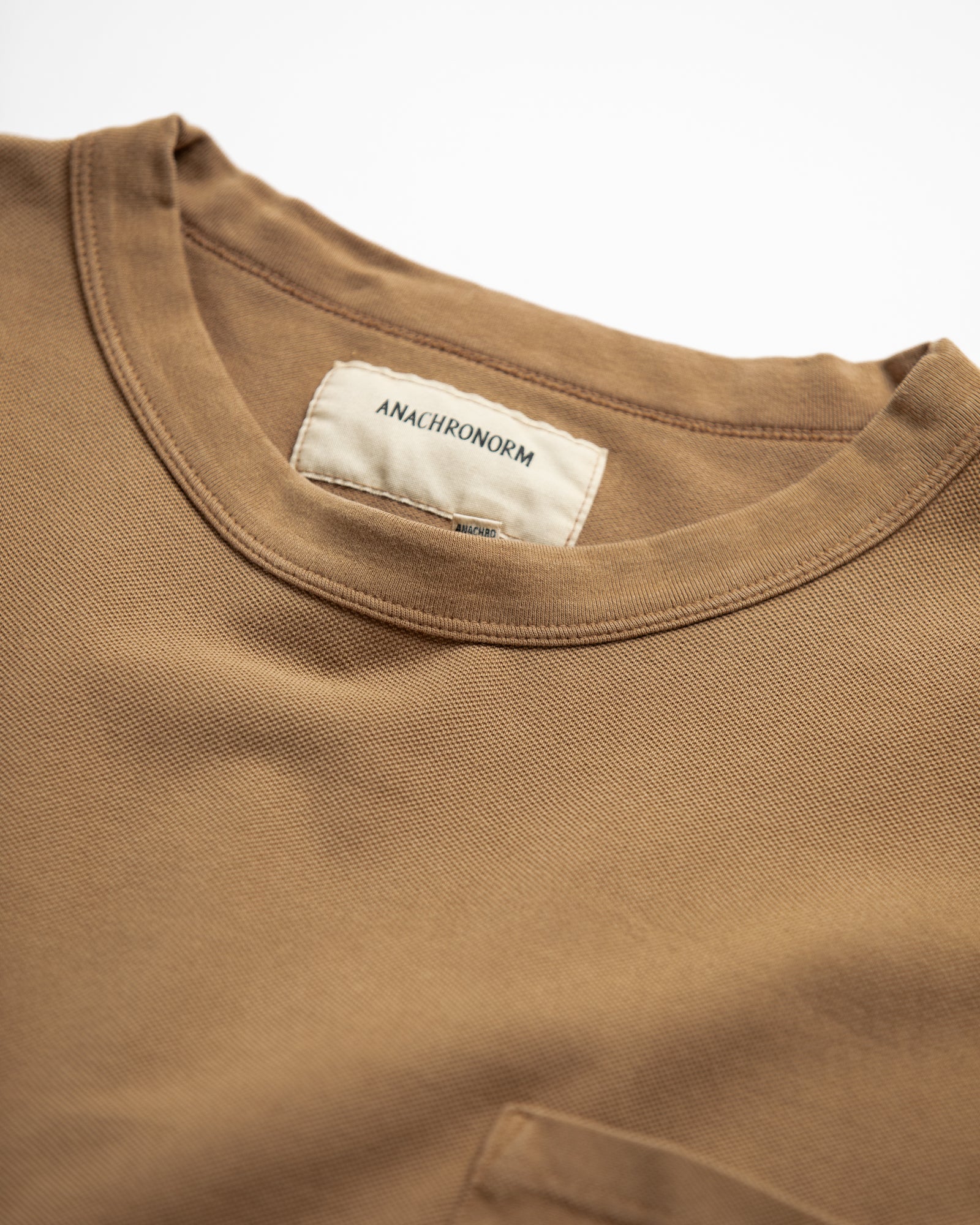 ANACHRONORM / MOSS STITCH DAMAGED POCKET S/S T-S - LIGHT BROWN