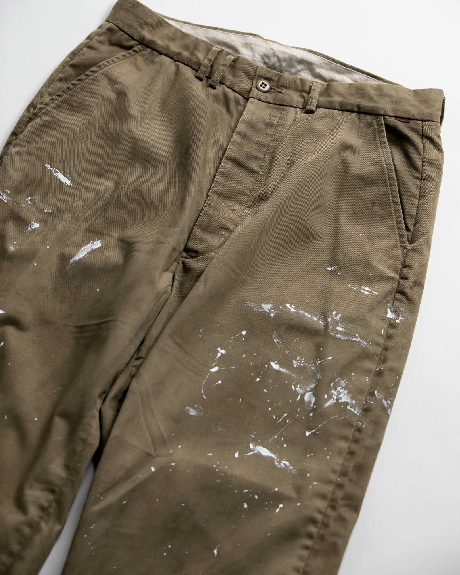 ANACHRONORM / PAINTED NO TUCK WIDE CHINO TROUSERS - BEIGE
