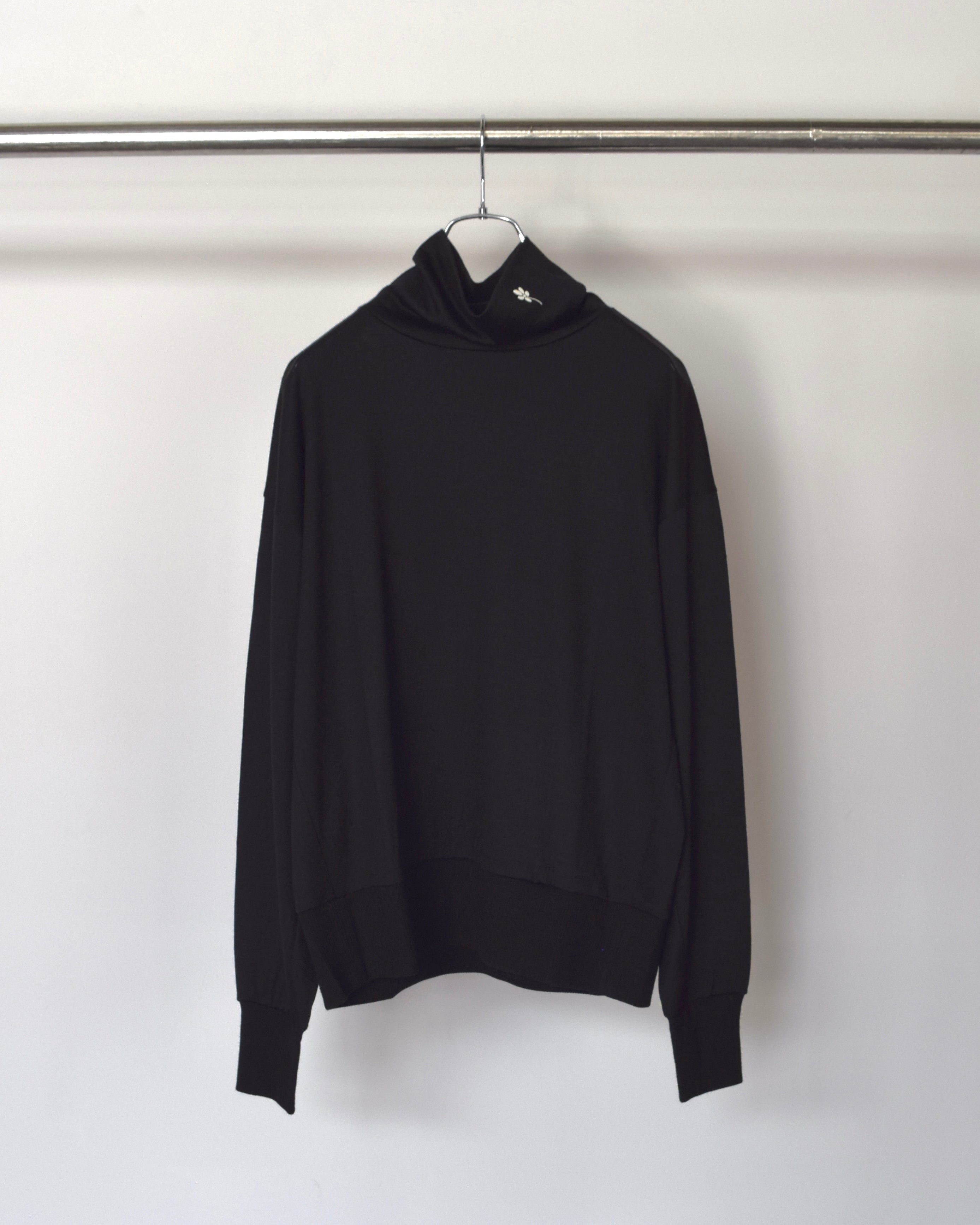 satou / "wool tokkuri long t-shirt" - black