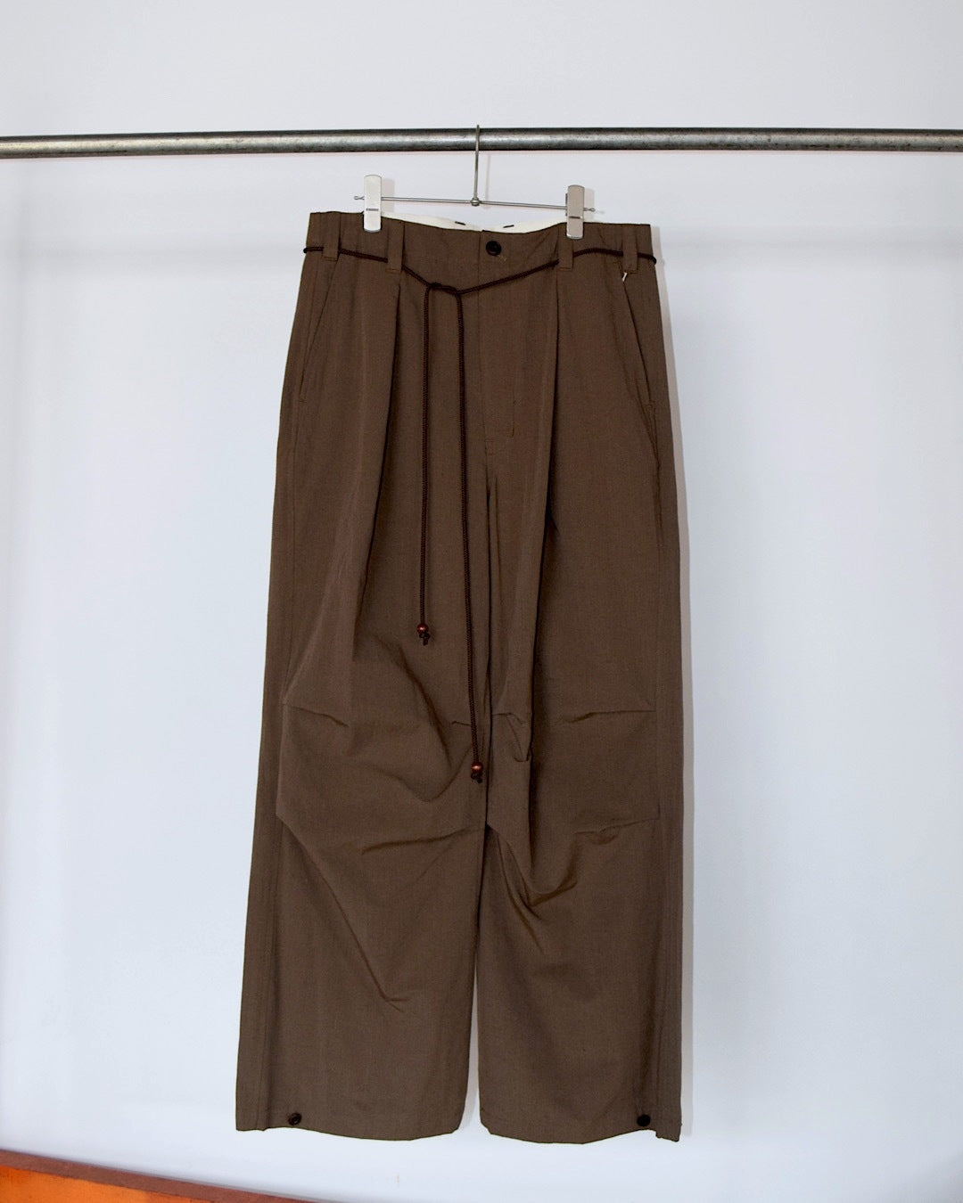 satou / "undou wide pants" - brown