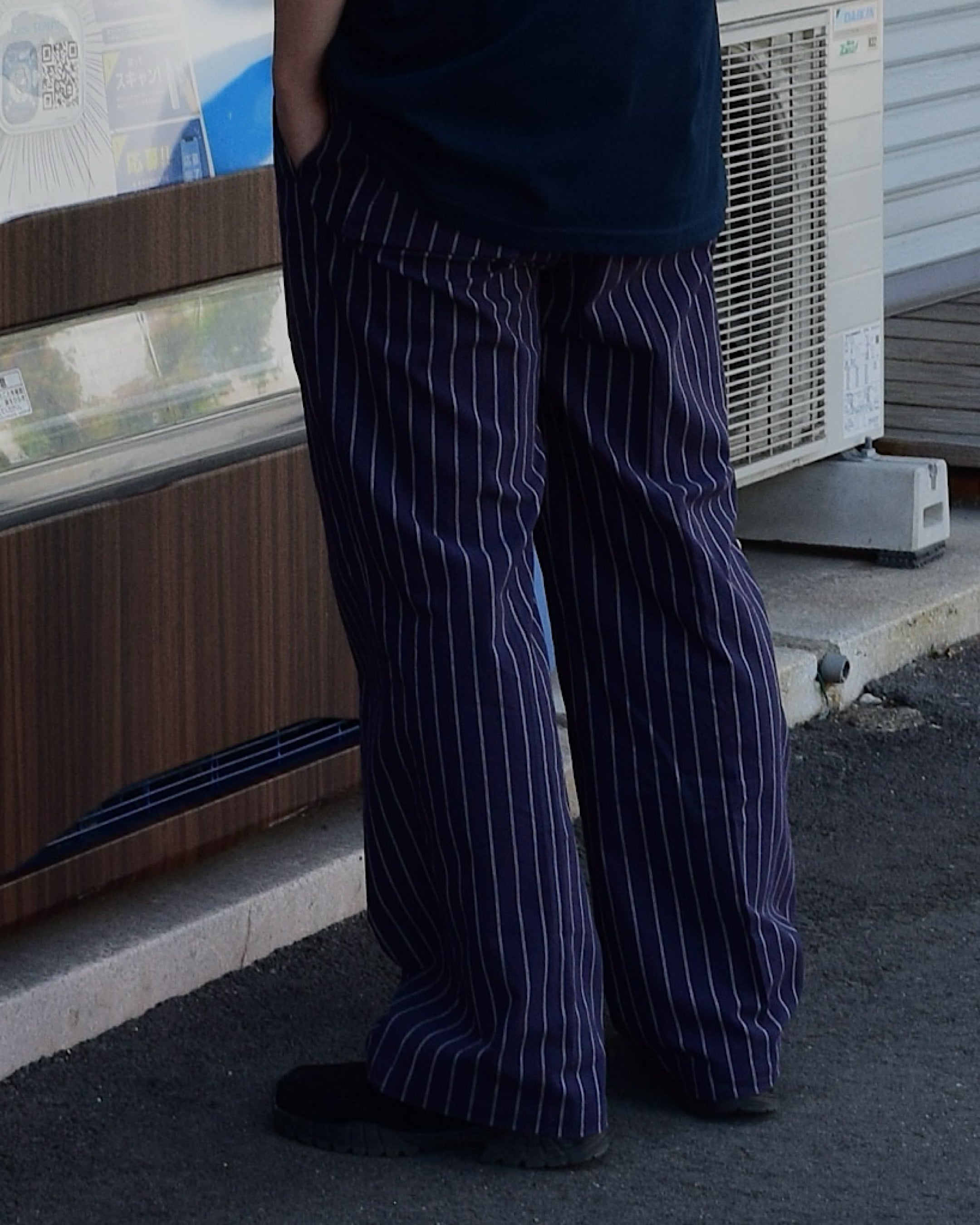 satou / "nemaki wide slacks" - navy