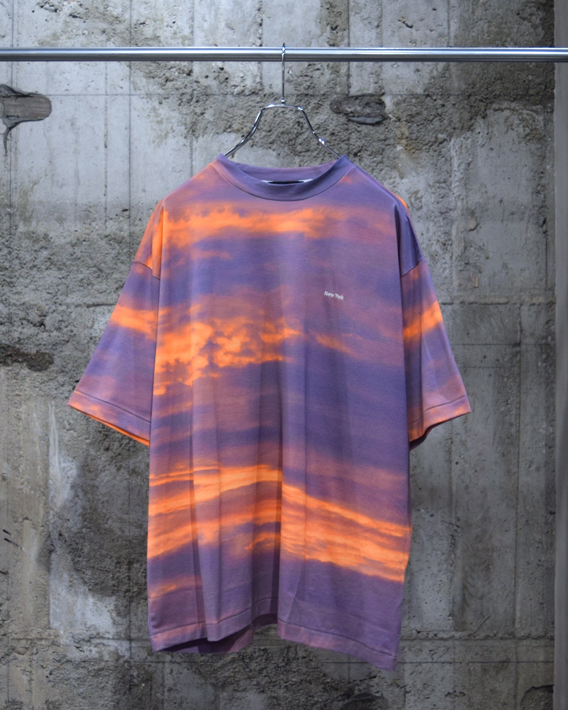 INTODUSK / DUSK SS TEE - NAVY ORANGE