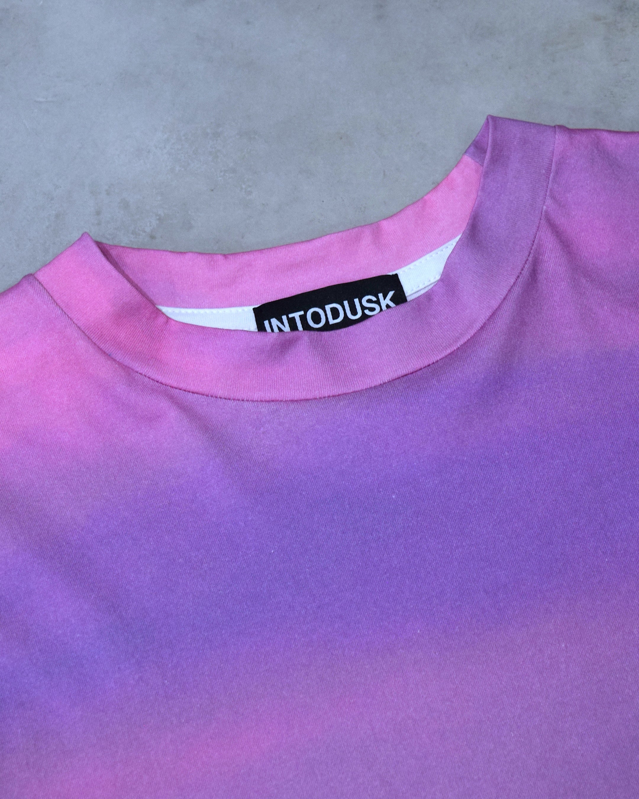 INTODUSK / DUSK SS TEE - PINK PURPLE