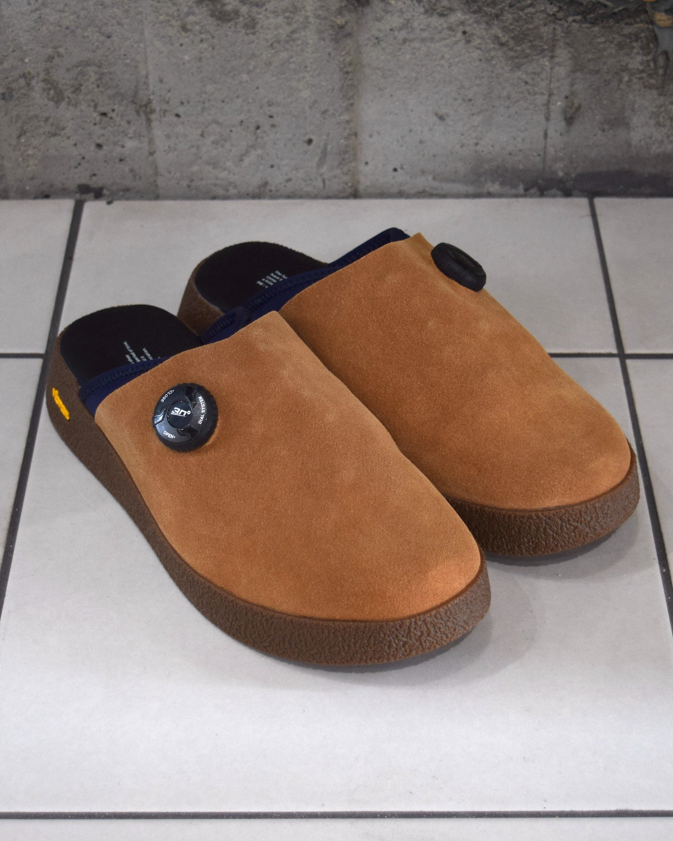 PG / EMPTY - BROWN