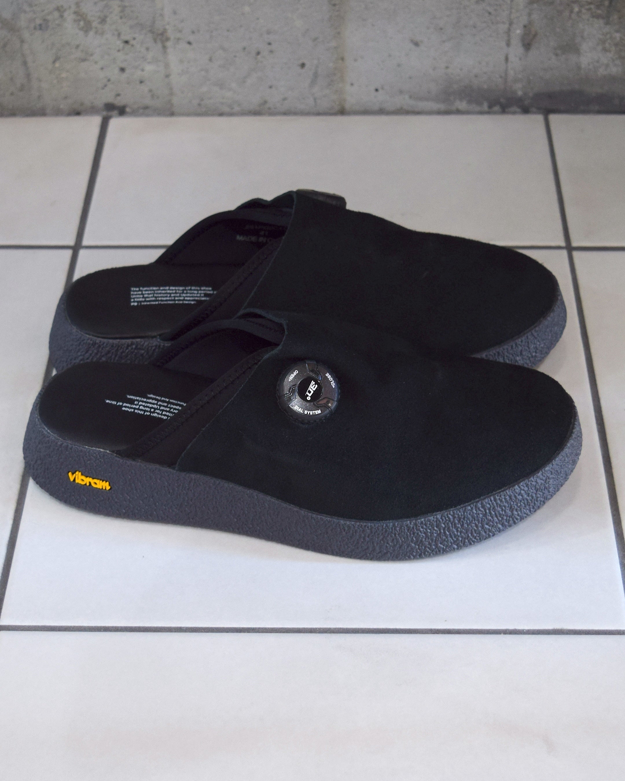 PG / EMPTY - BLACK