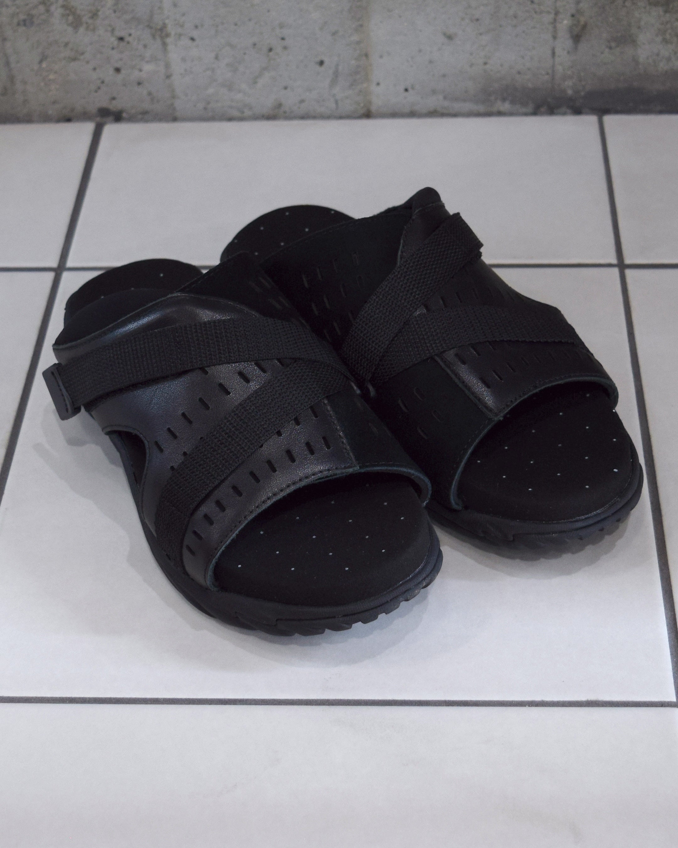 PG / DELTA - BLACK