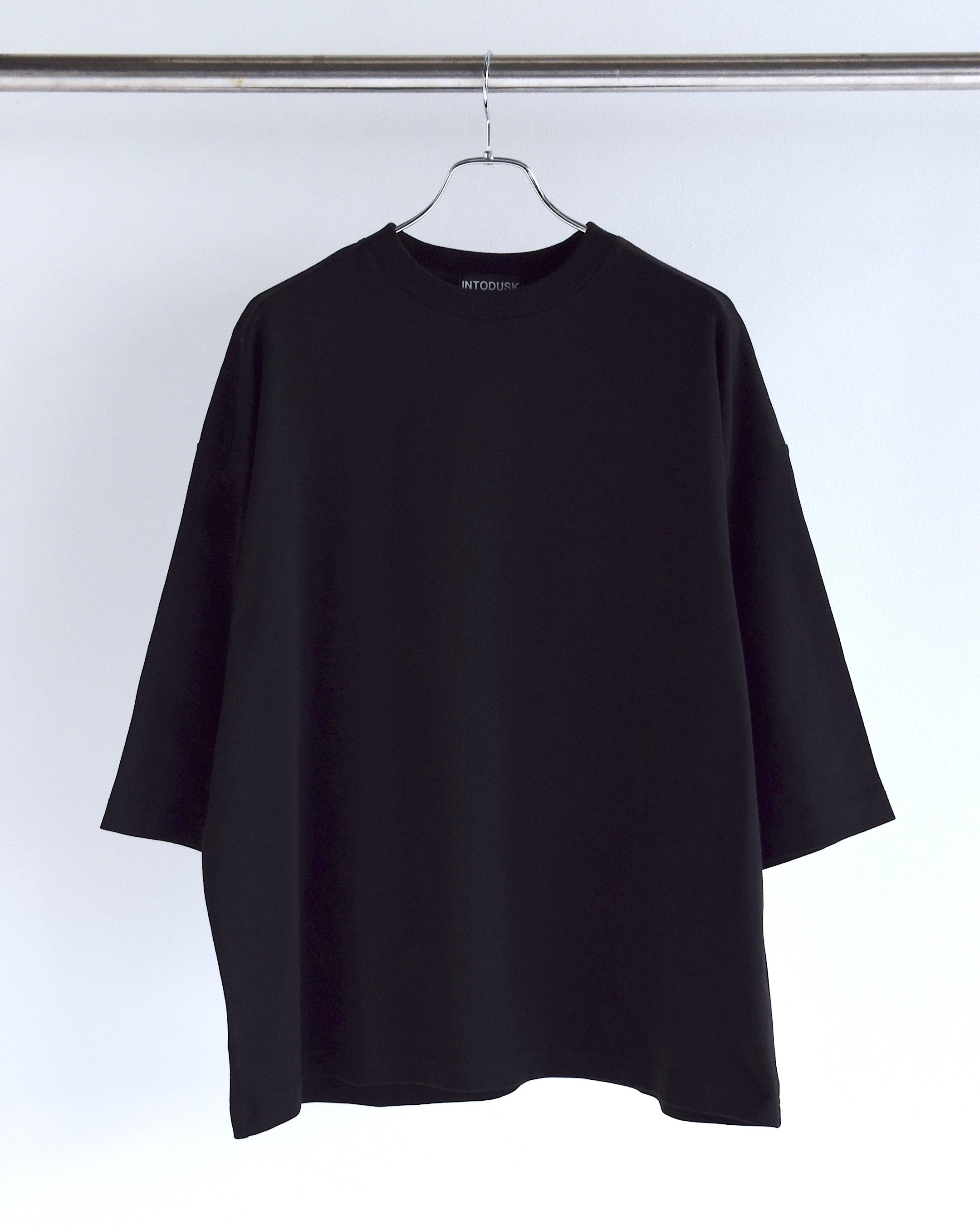 INTODUSK / OVERSIZED SS TEE - BLACK