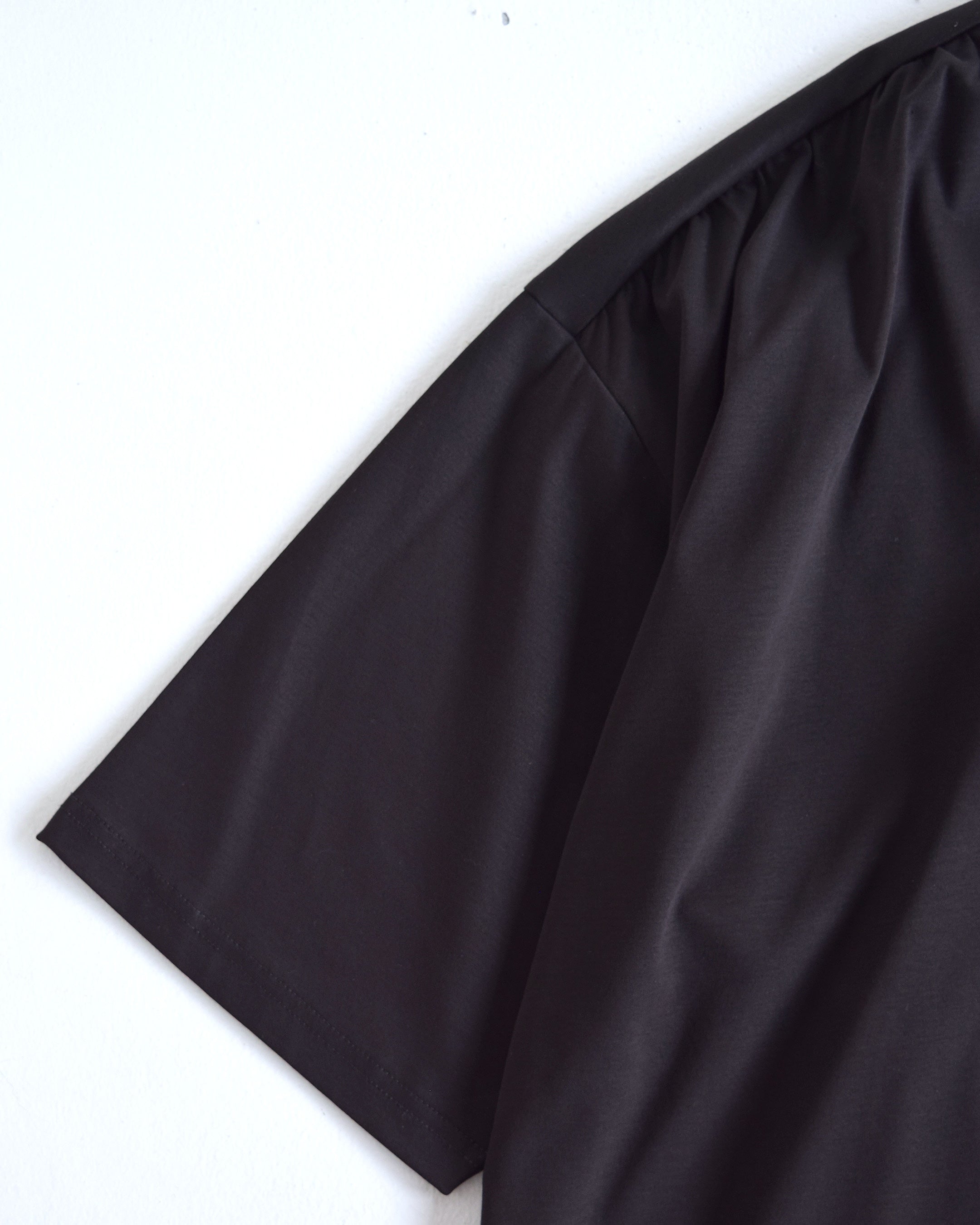 INTODUSK / SWELL OVER SS TEE - BLACK