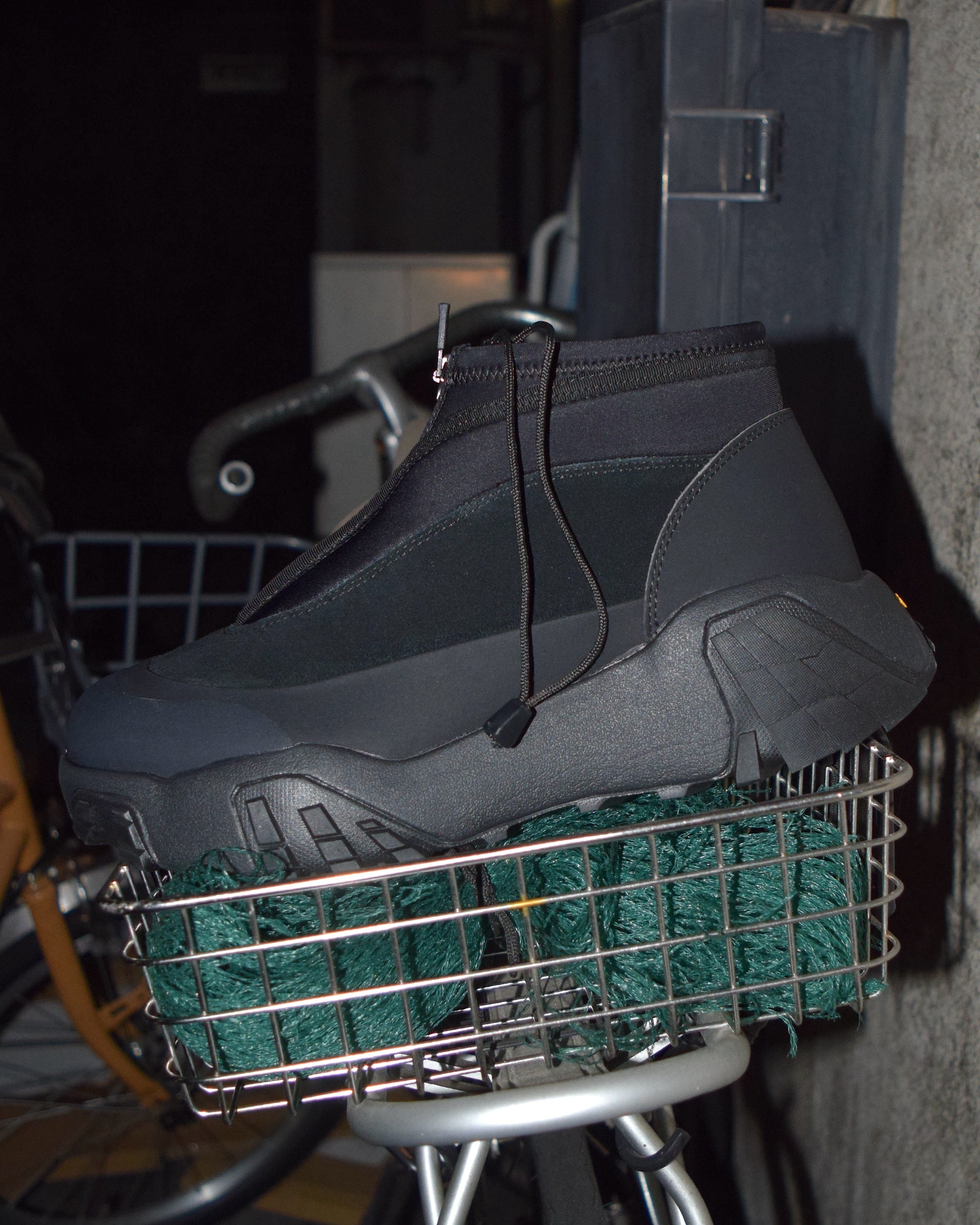 PG / CAVE - BLACK
