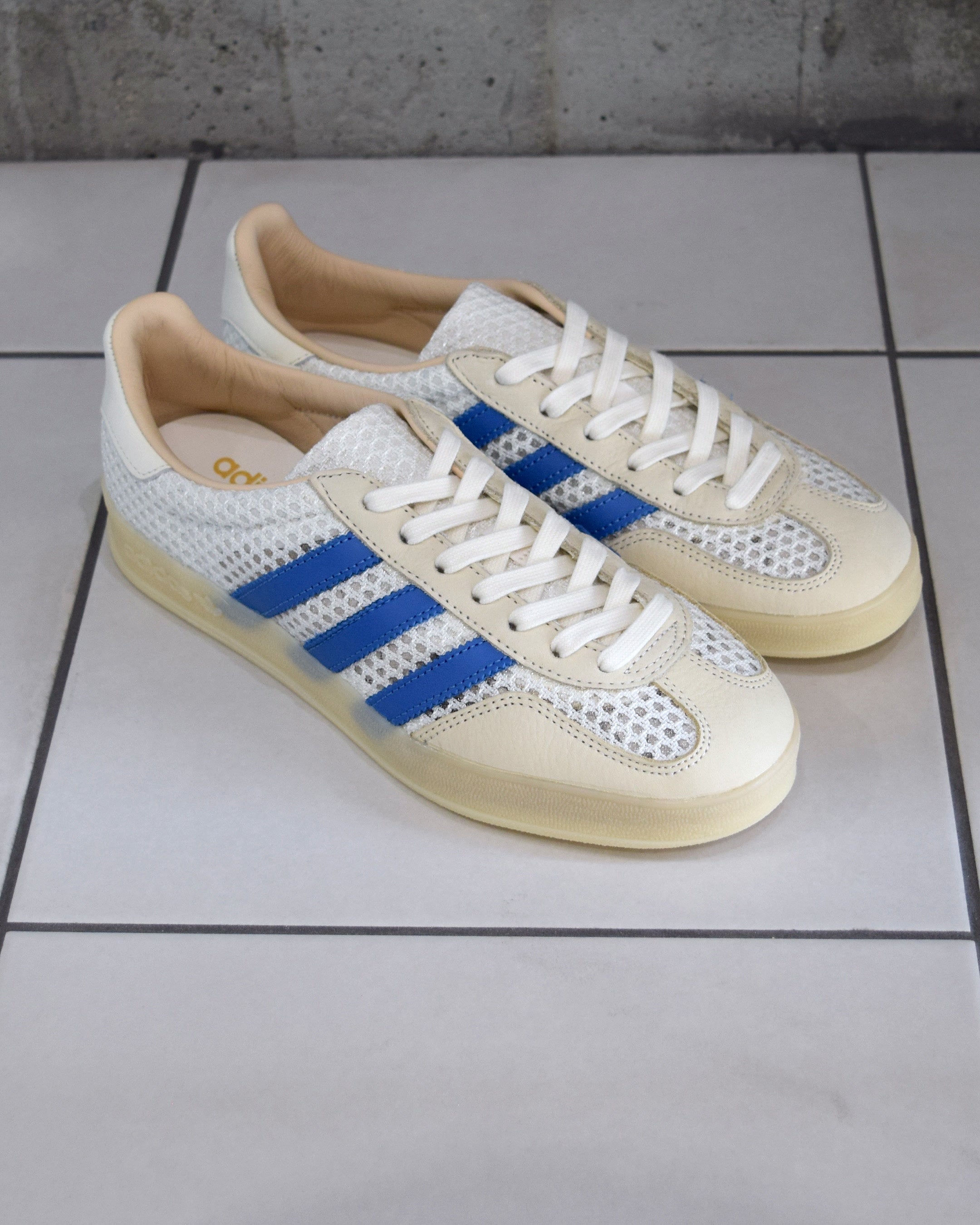 ADIDAS / GAZELLE INDOOR - OFF WHITE