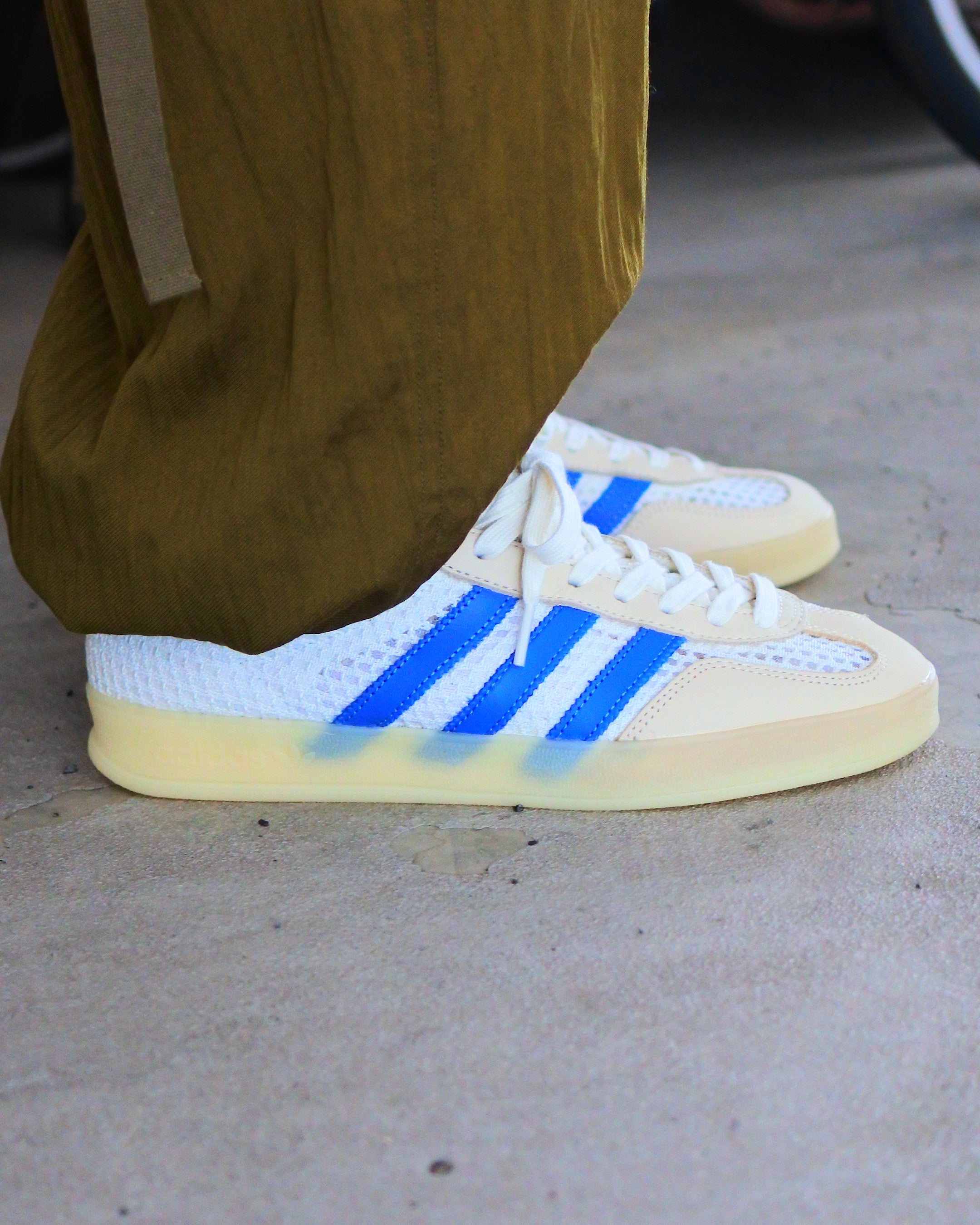 ADIDAS / GAZELLE INDOOR - OFF WHITE