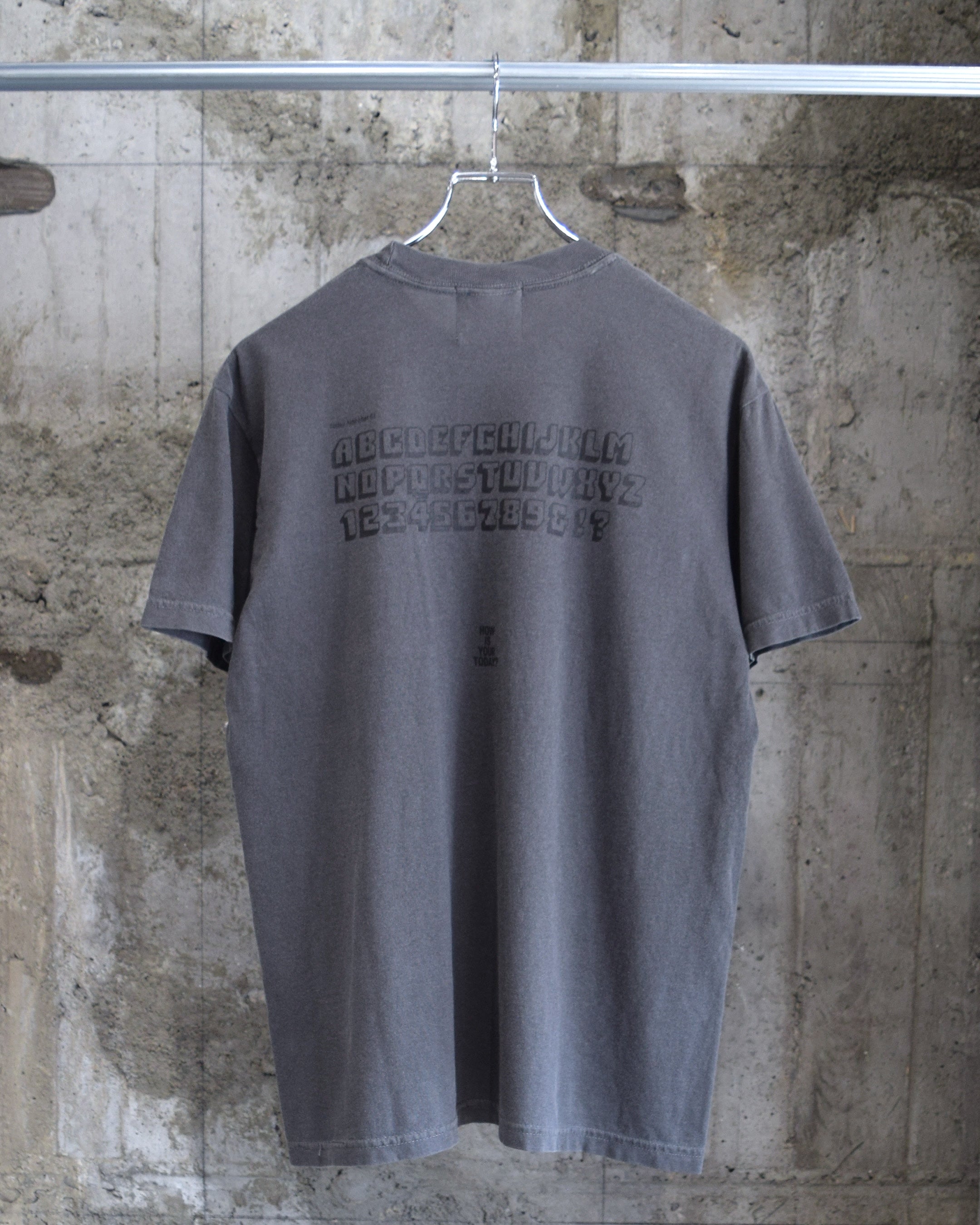 TODAY edition / VILLAGE #03 SS Tee - CHARCOAL