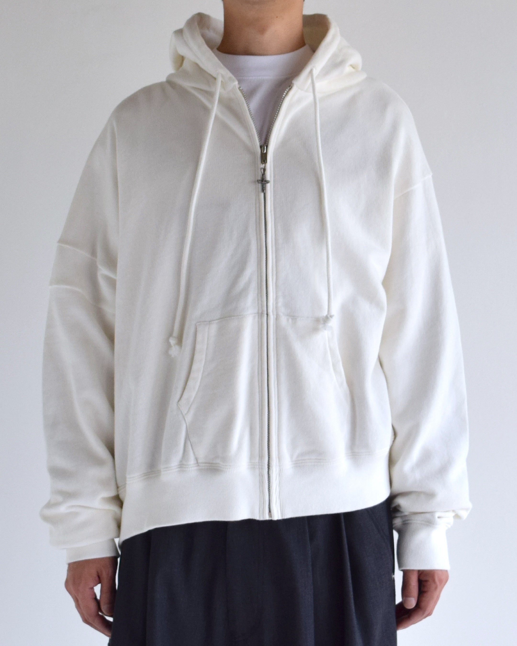 LES SIX / 15 degree hoodie - WHITE