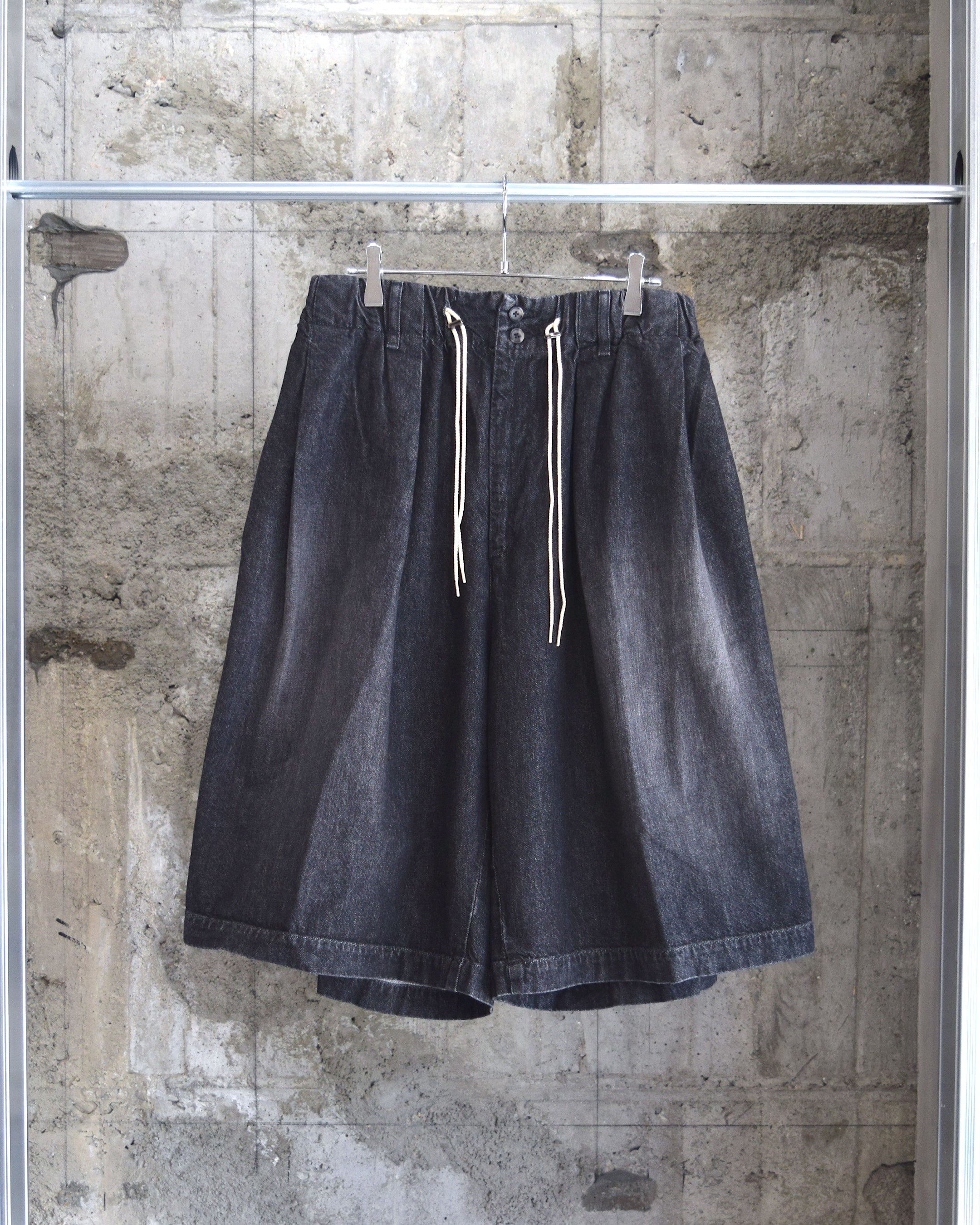 Sillage / circular short pants black denim one wash damage - BLACK