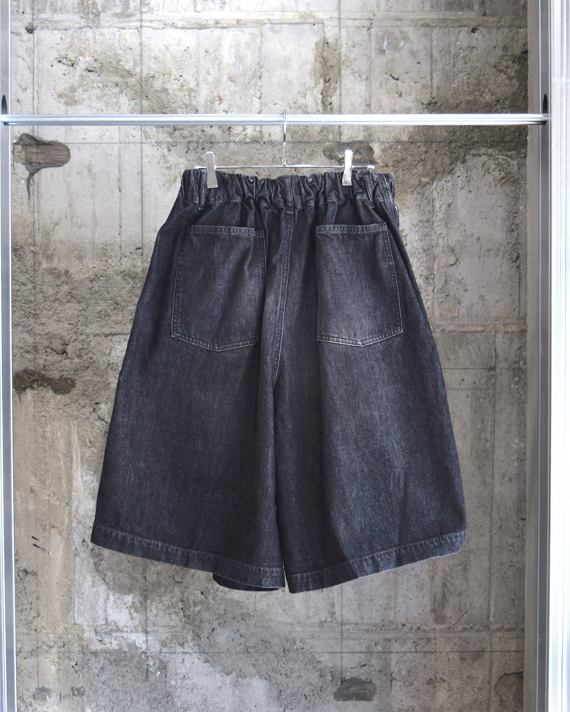 Sillage / circular short pants black denim one wash damage - BLACK
