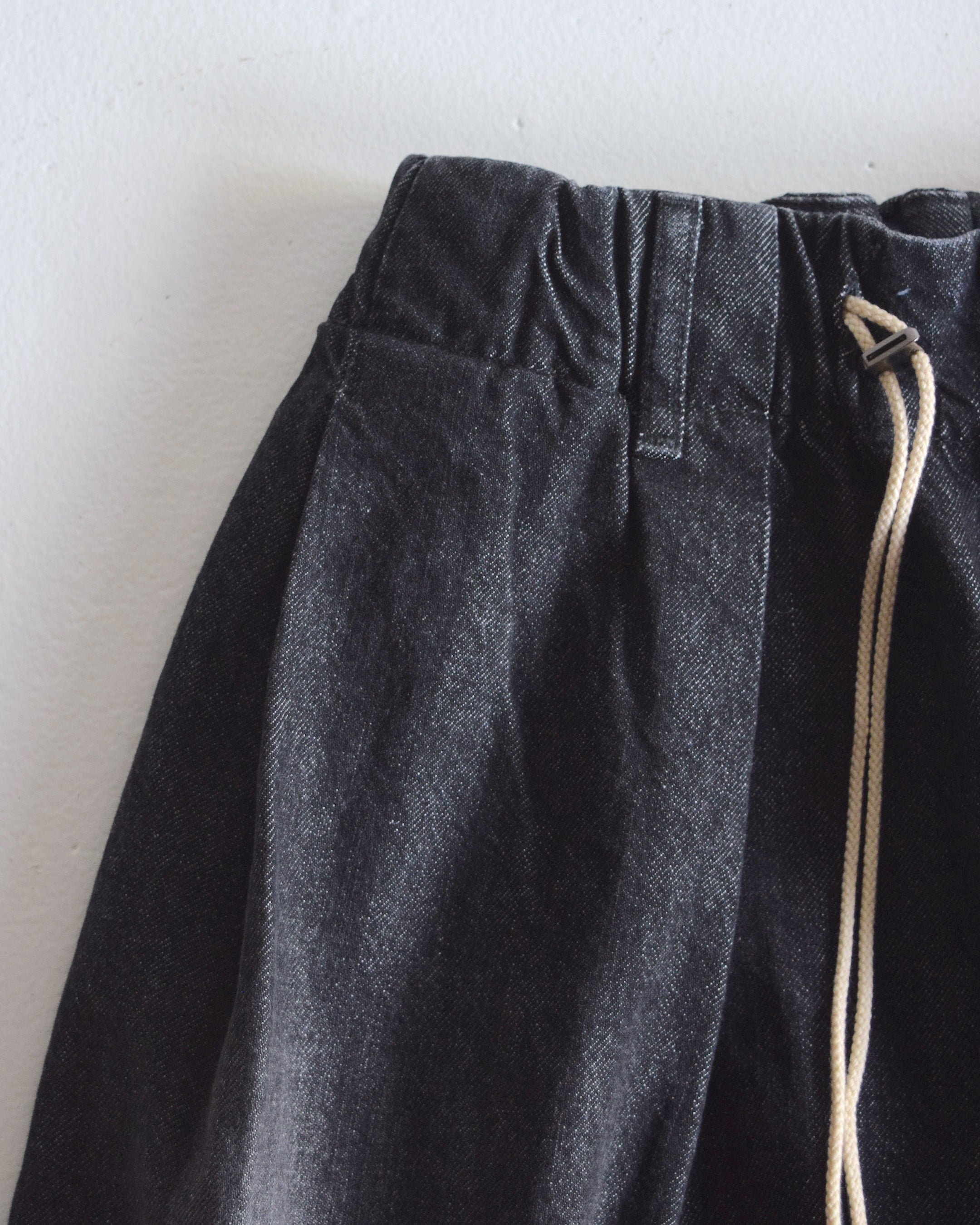 Sillage / circular short pants black denim one wash damage - BLACK