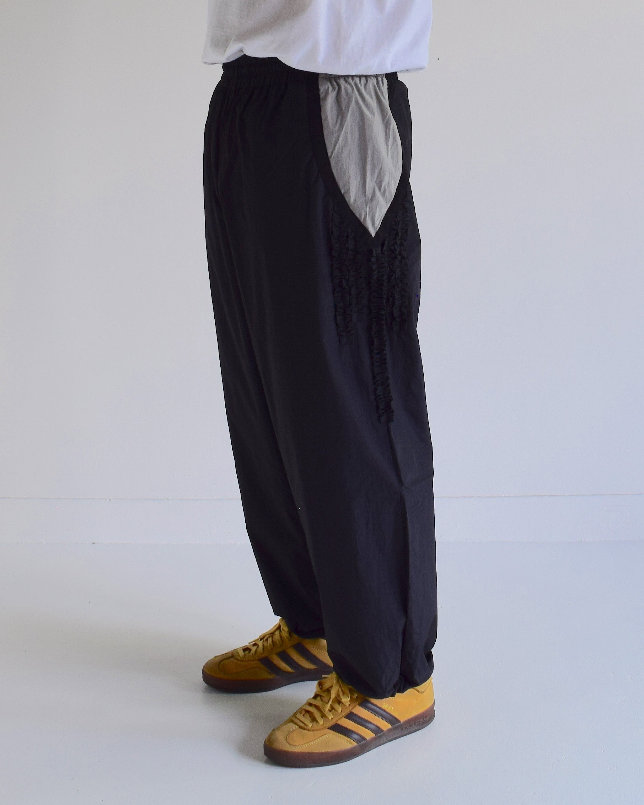 NICK GEAR / Nylon Ruffle pants - BLACK