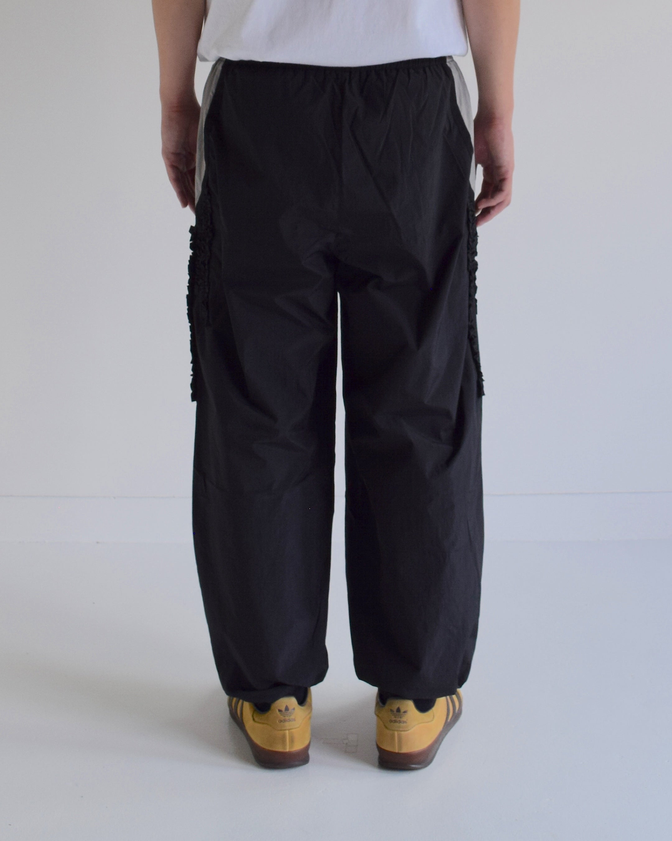 NICK GEAR / Nylon Ruffle pants - BLACK