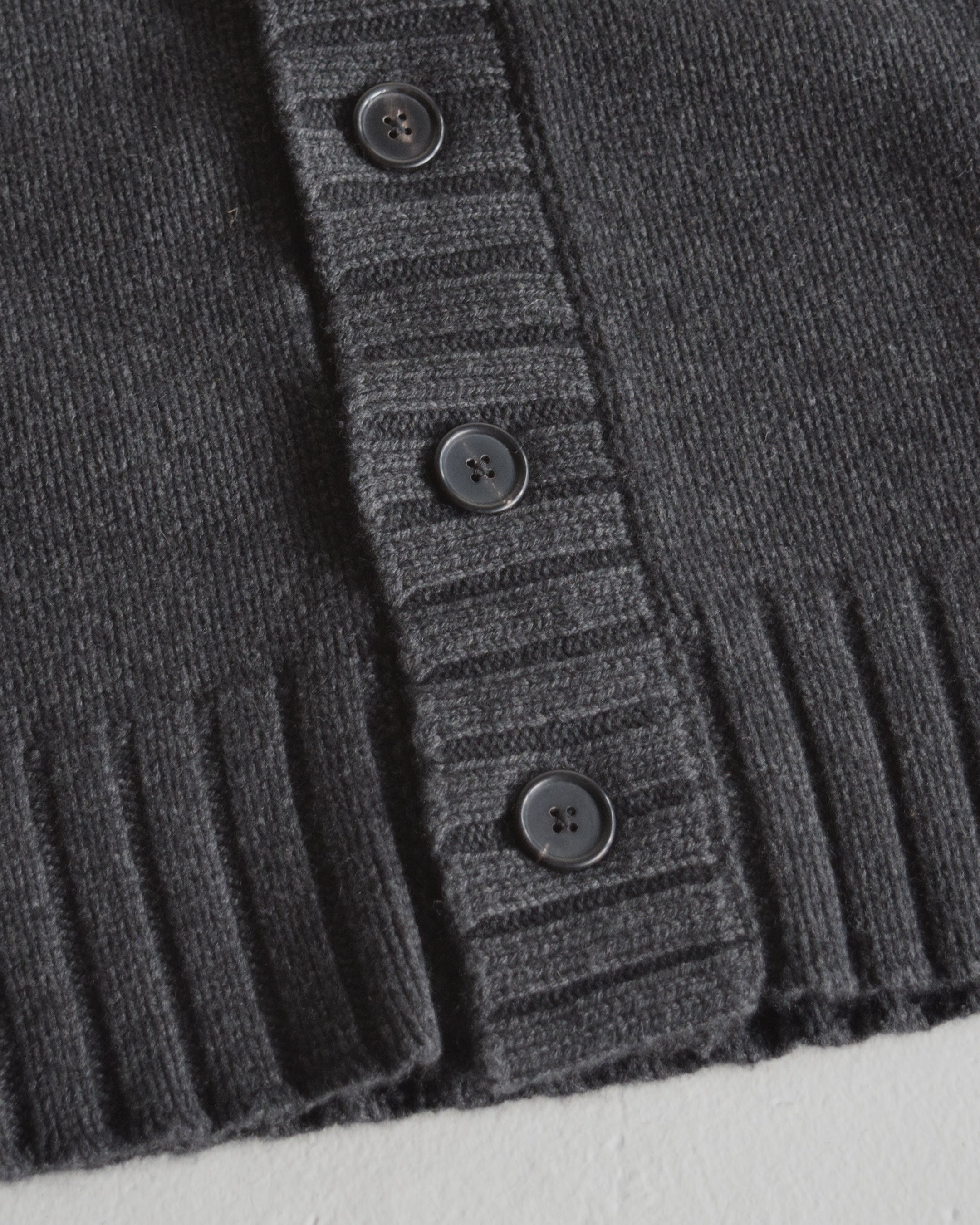 nakedgauge / COMFORT BLEND YARN JAPANESE BAND CARDIGAN - CHARCOAL