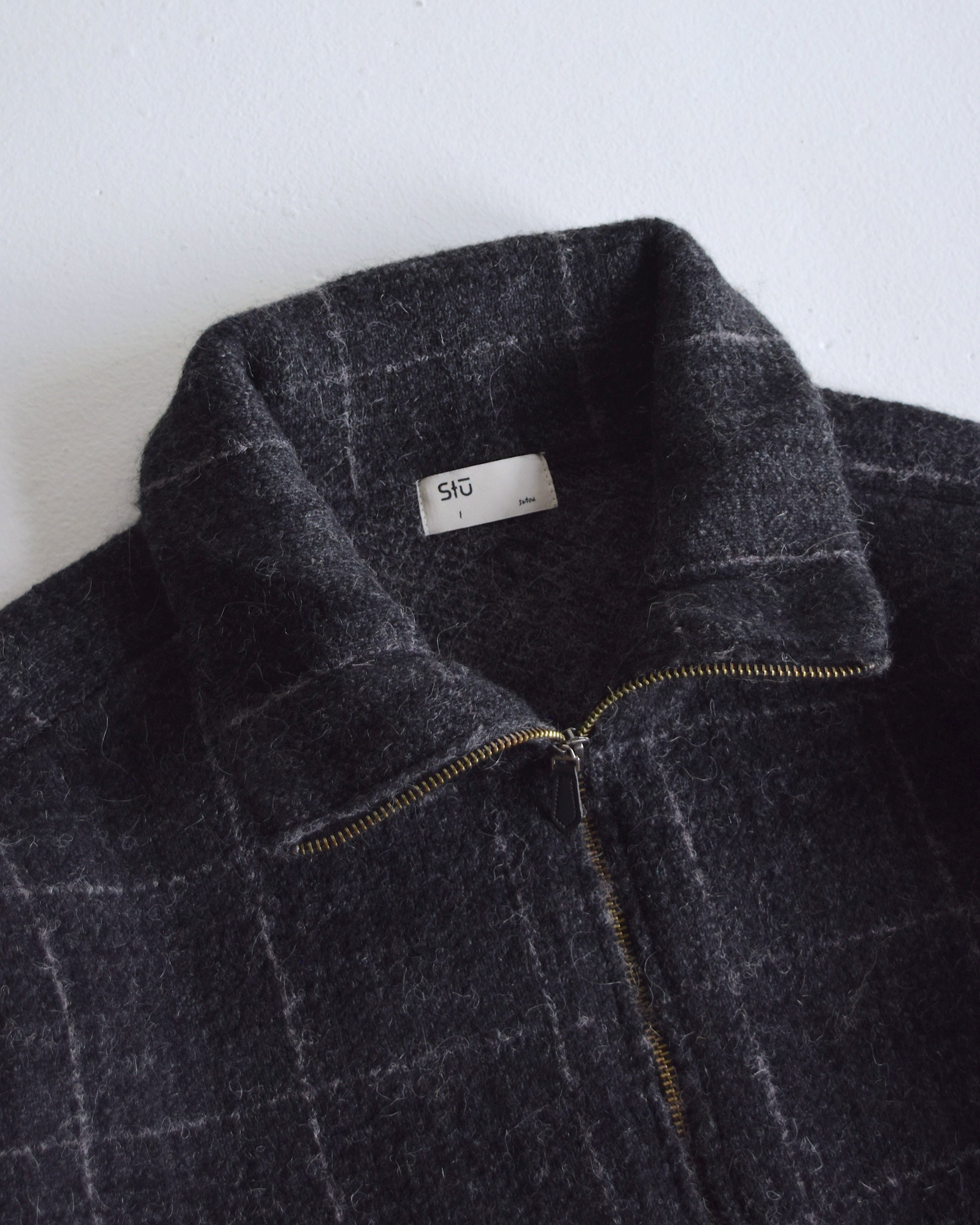 satou / "check drivers knit" - sumi