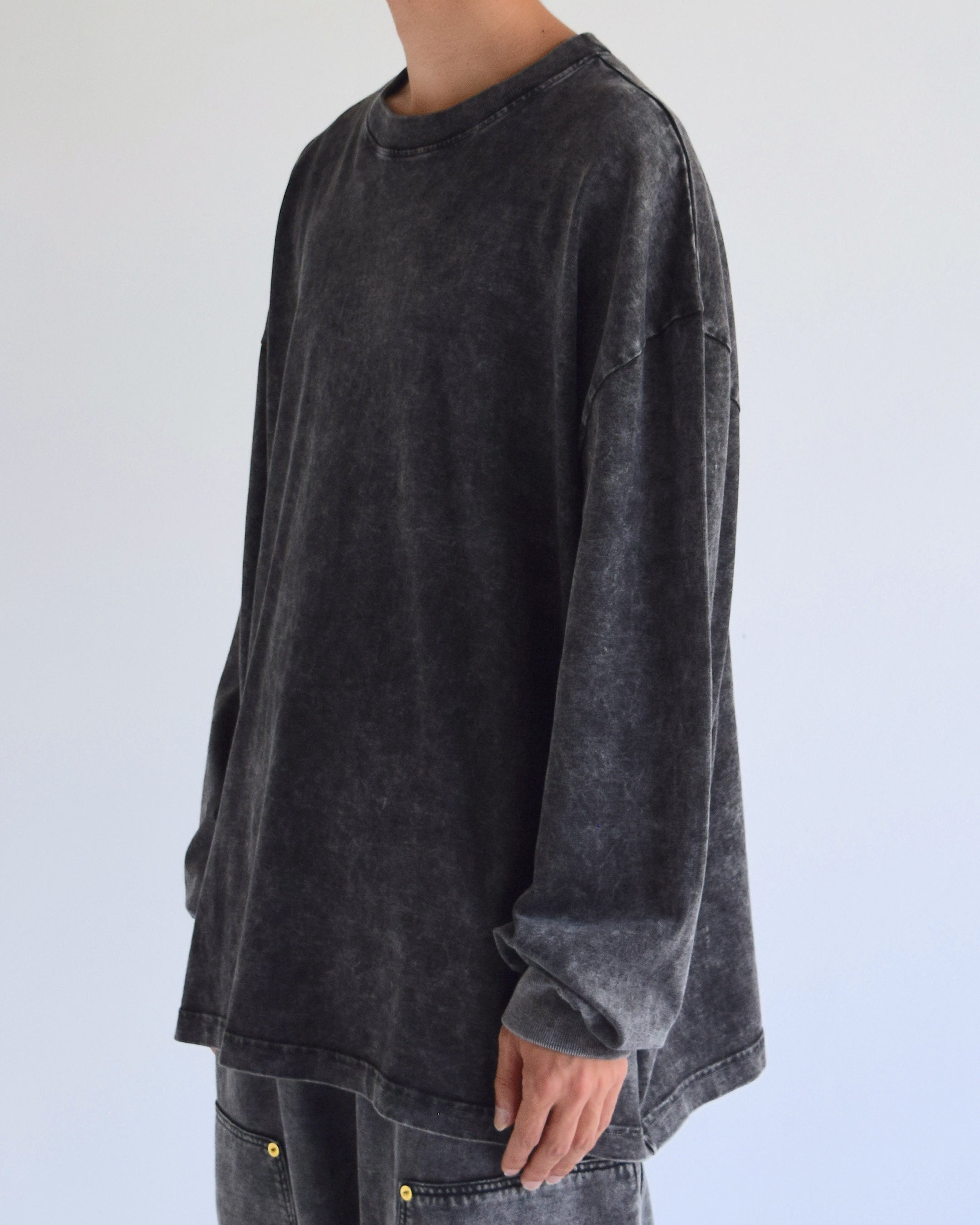 INTODUSK / INTODUSK STRANGERS TEE - WASHED BLACK