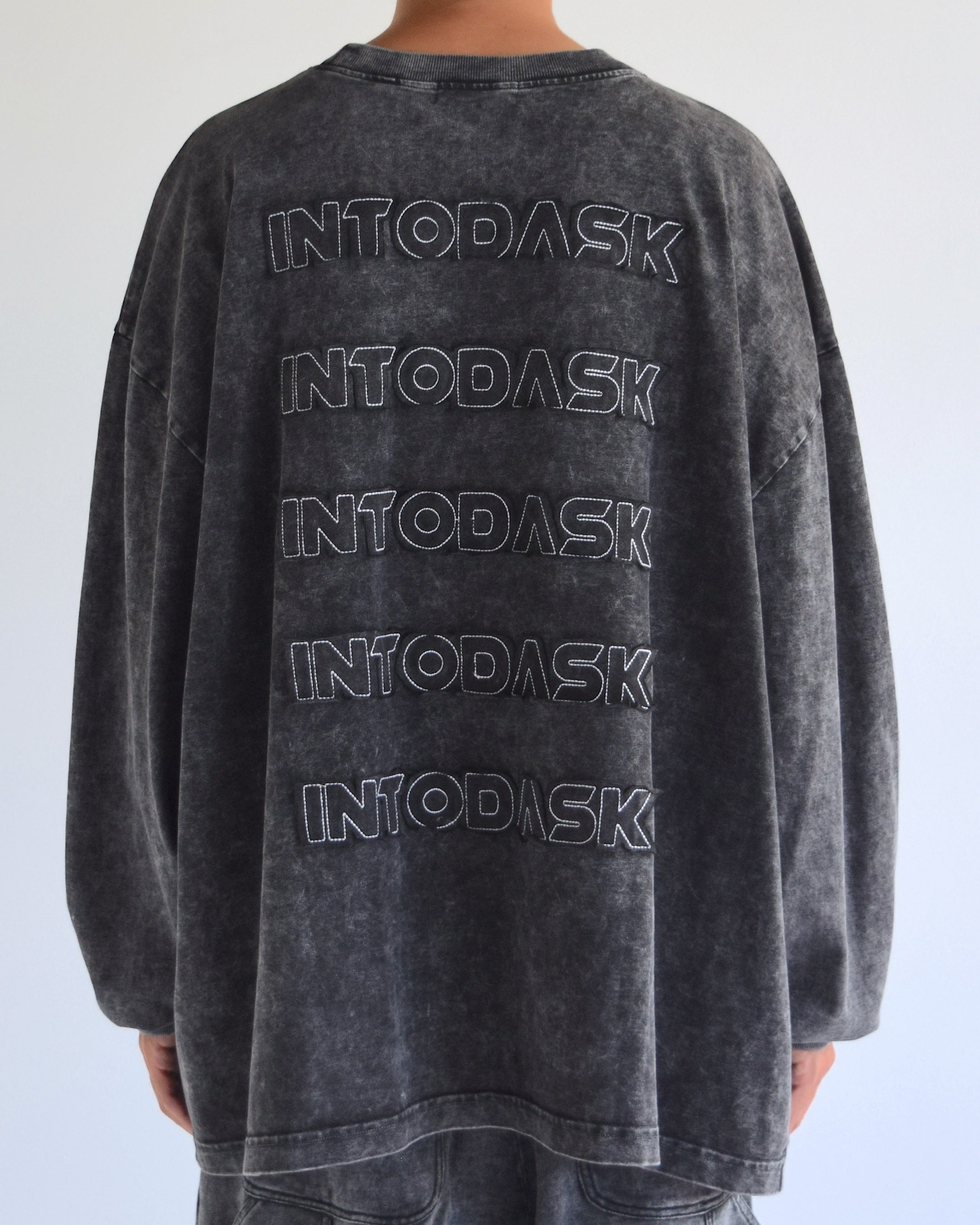 INTODUSK / INTODUSK STRANGERS TEE - WASHED BLACK