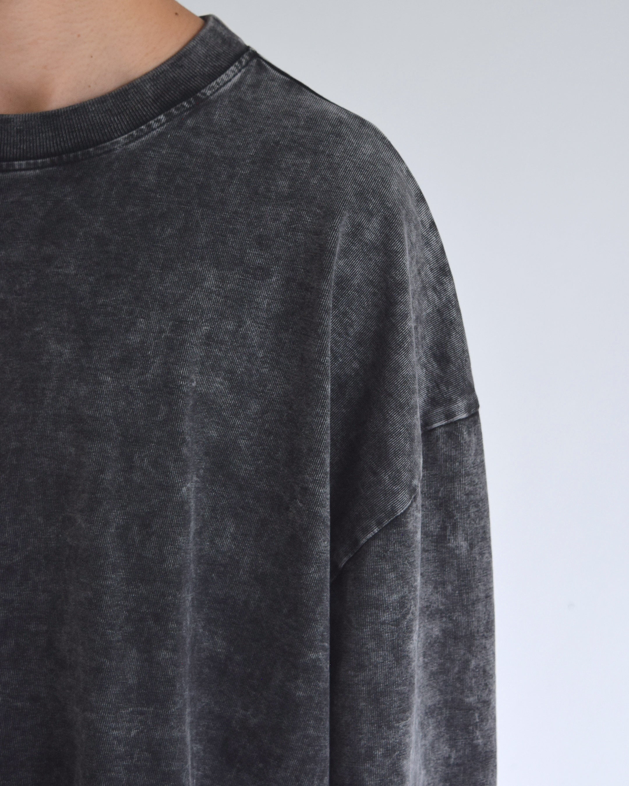 INTODUSK / INTODUSK STRANGERS TEE - WASHED BLACK