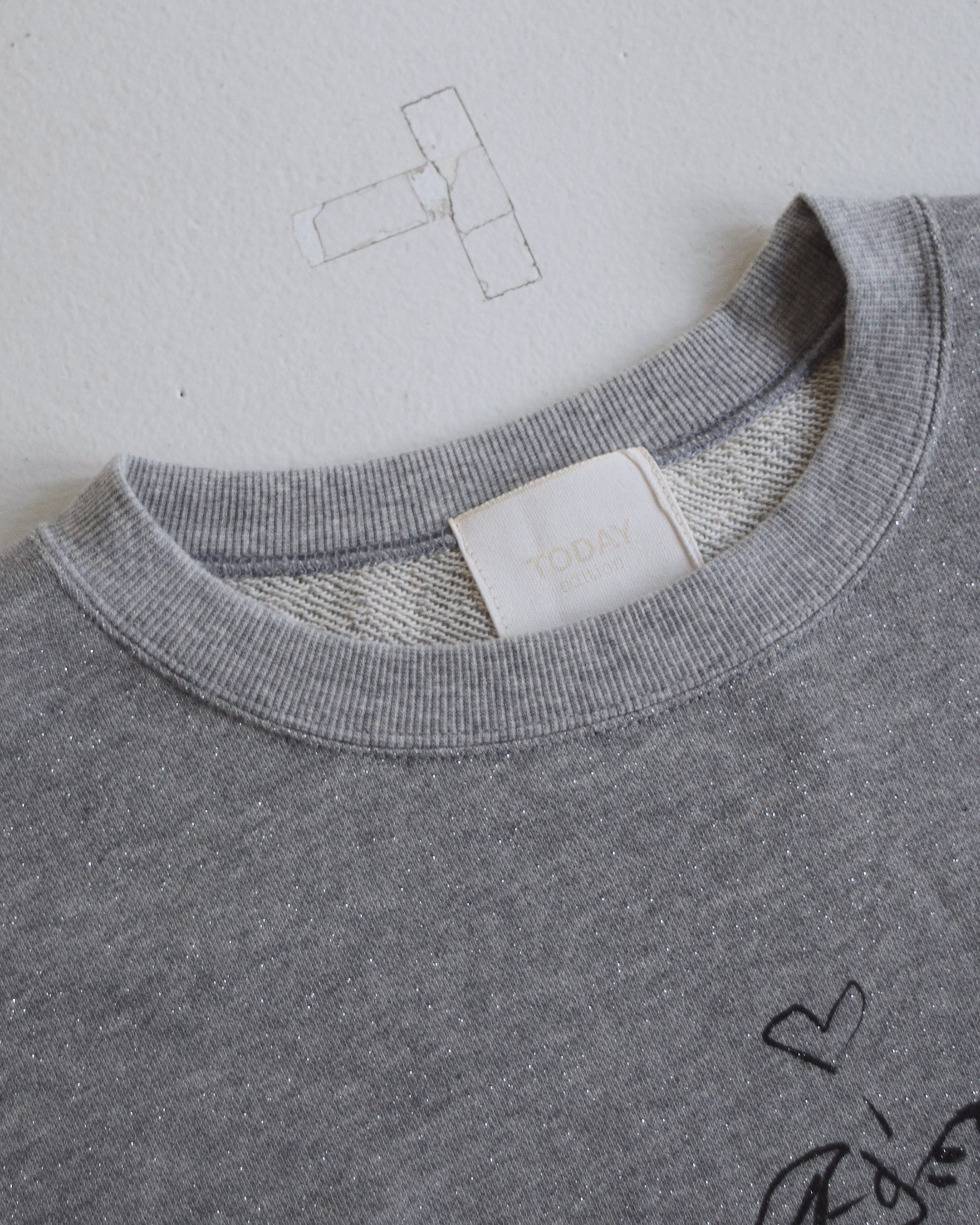 TODAY edition / "PEACE" #02 Glitter CN Sweat - GRAY