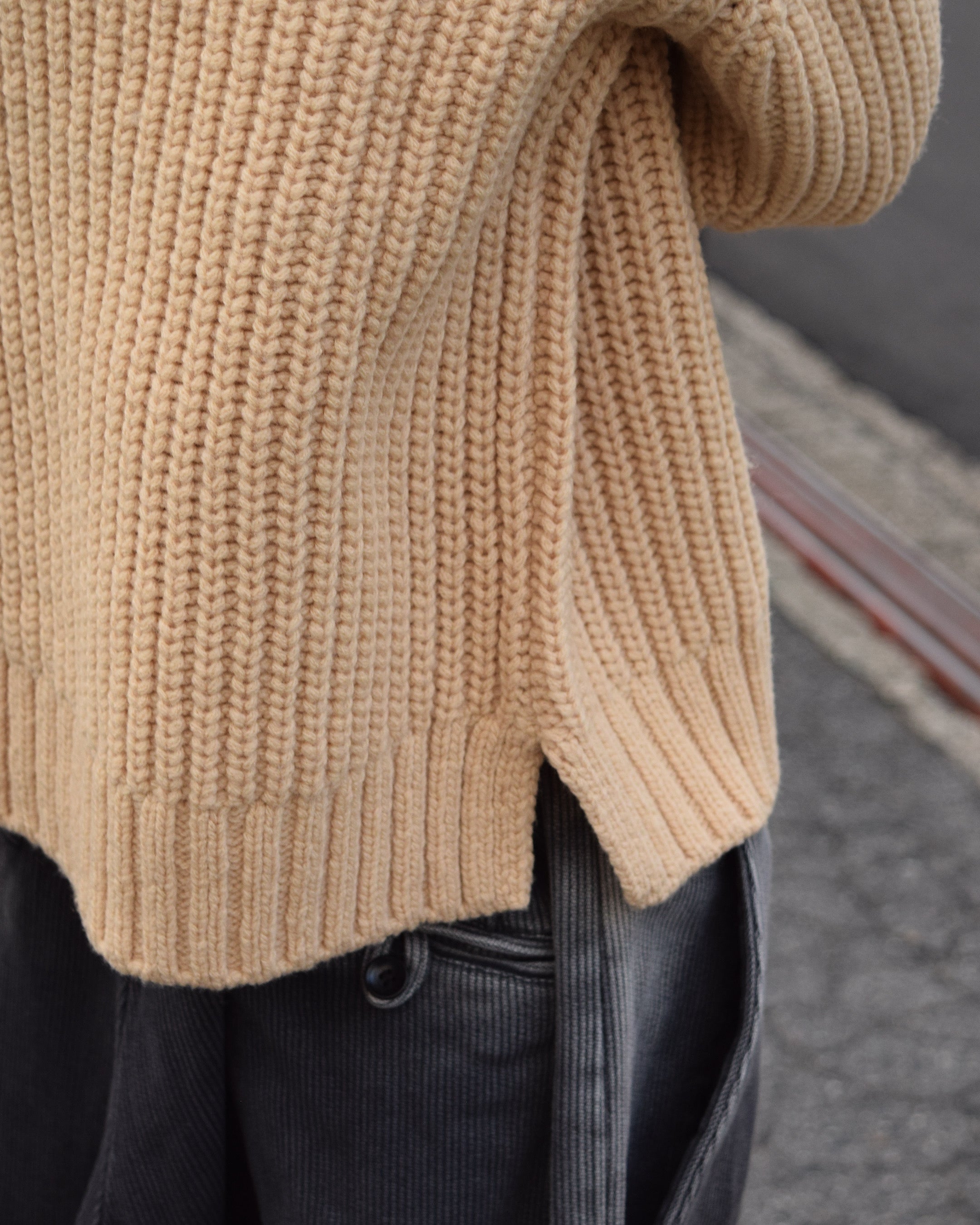nakedgauge / MERRY YARN ‘BUDDY’ SWEATER - CREAM