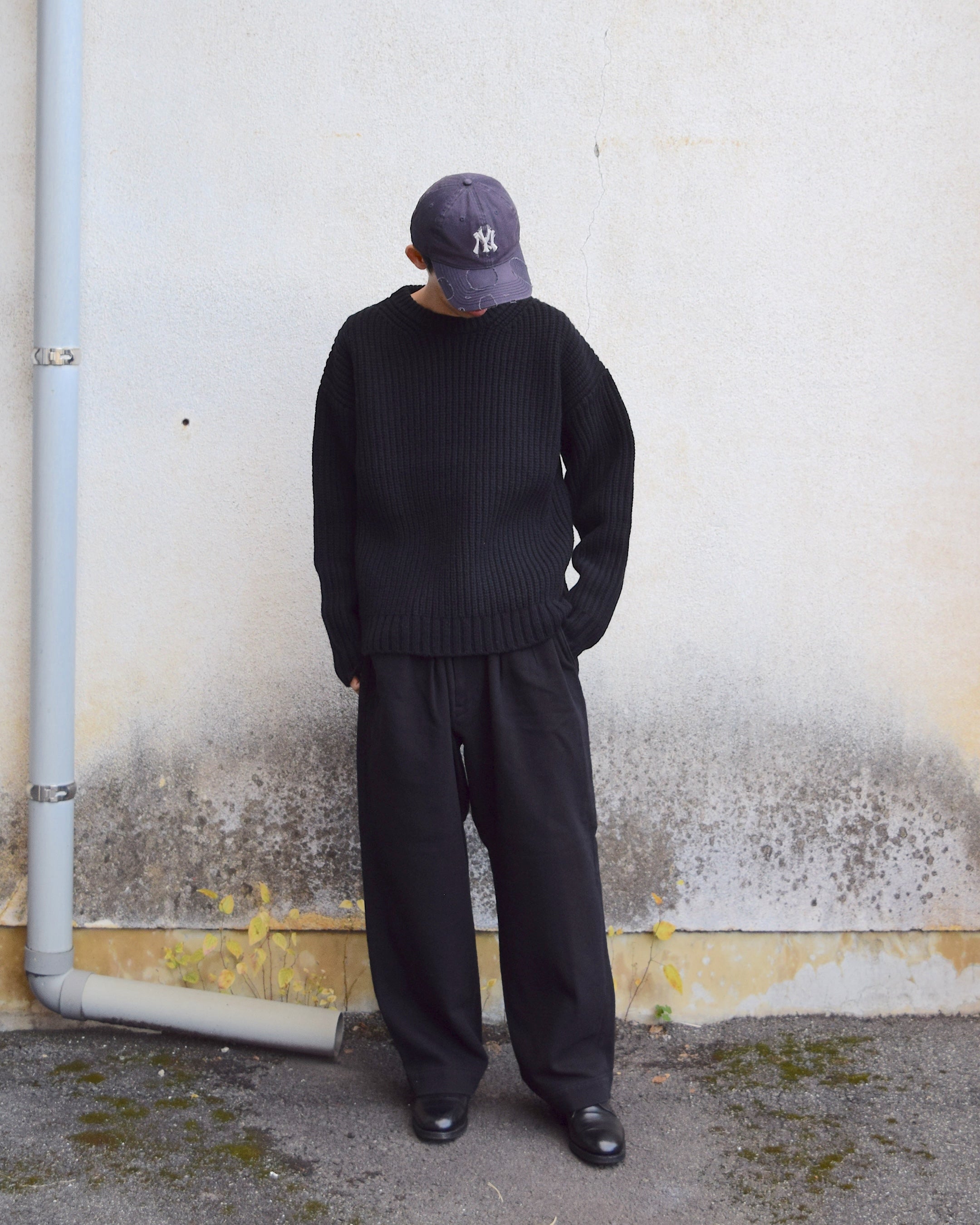 nakedgauge / MERRY YARN ‘BUDDY’ SWEATER - BLACK