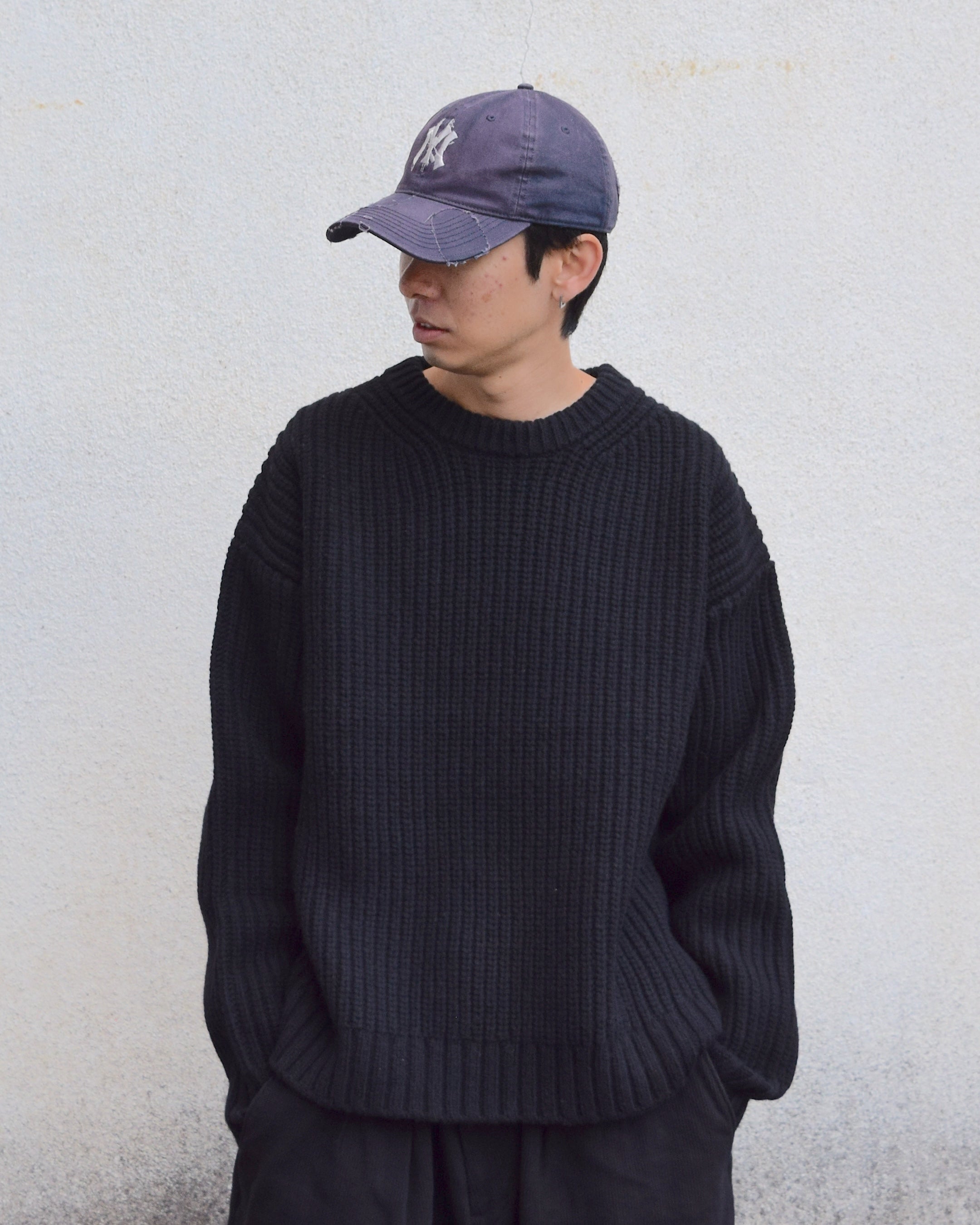 nakedgauge / MERRY YARN ‘BUDDY’ SWEATER - BLACK